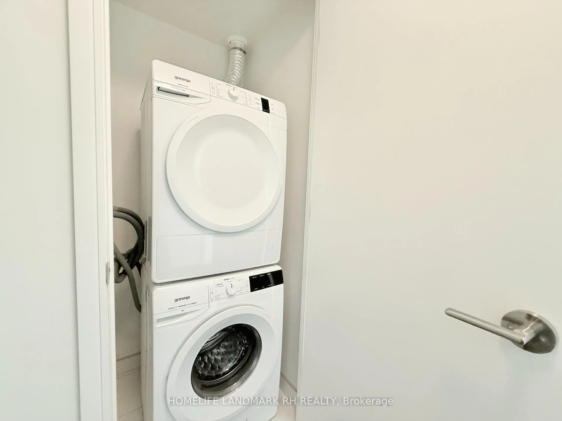 Photo 9 of Unit 1309, 425 Front Street E, Toronto, Waterfront Communities — HOMEH