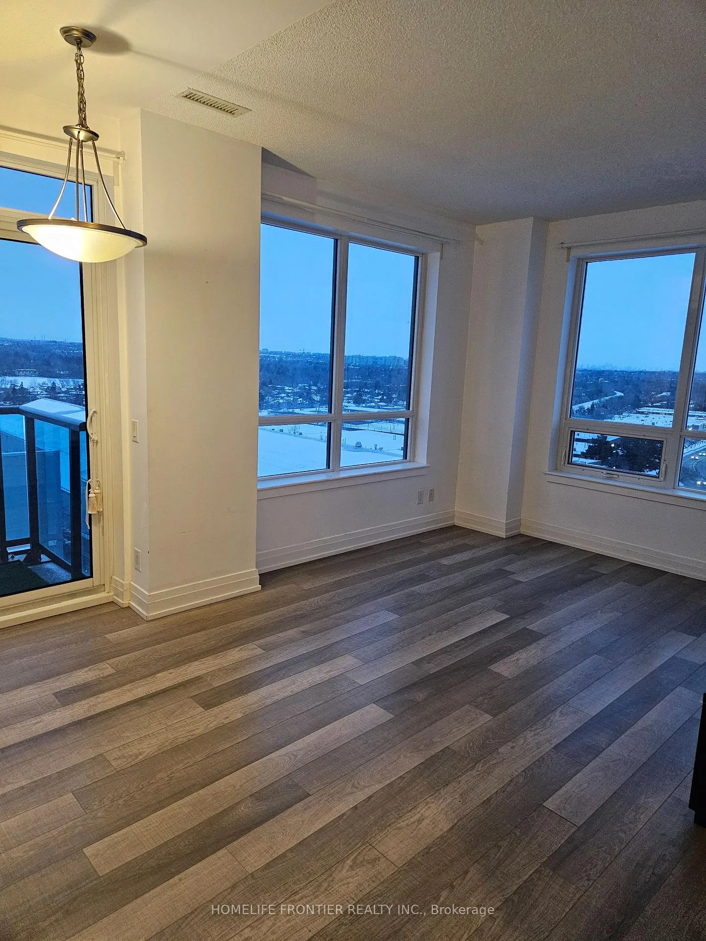 Photo 8 of Unit 612, 7167 Yonge Street, Markham, Grandview — HOMEH