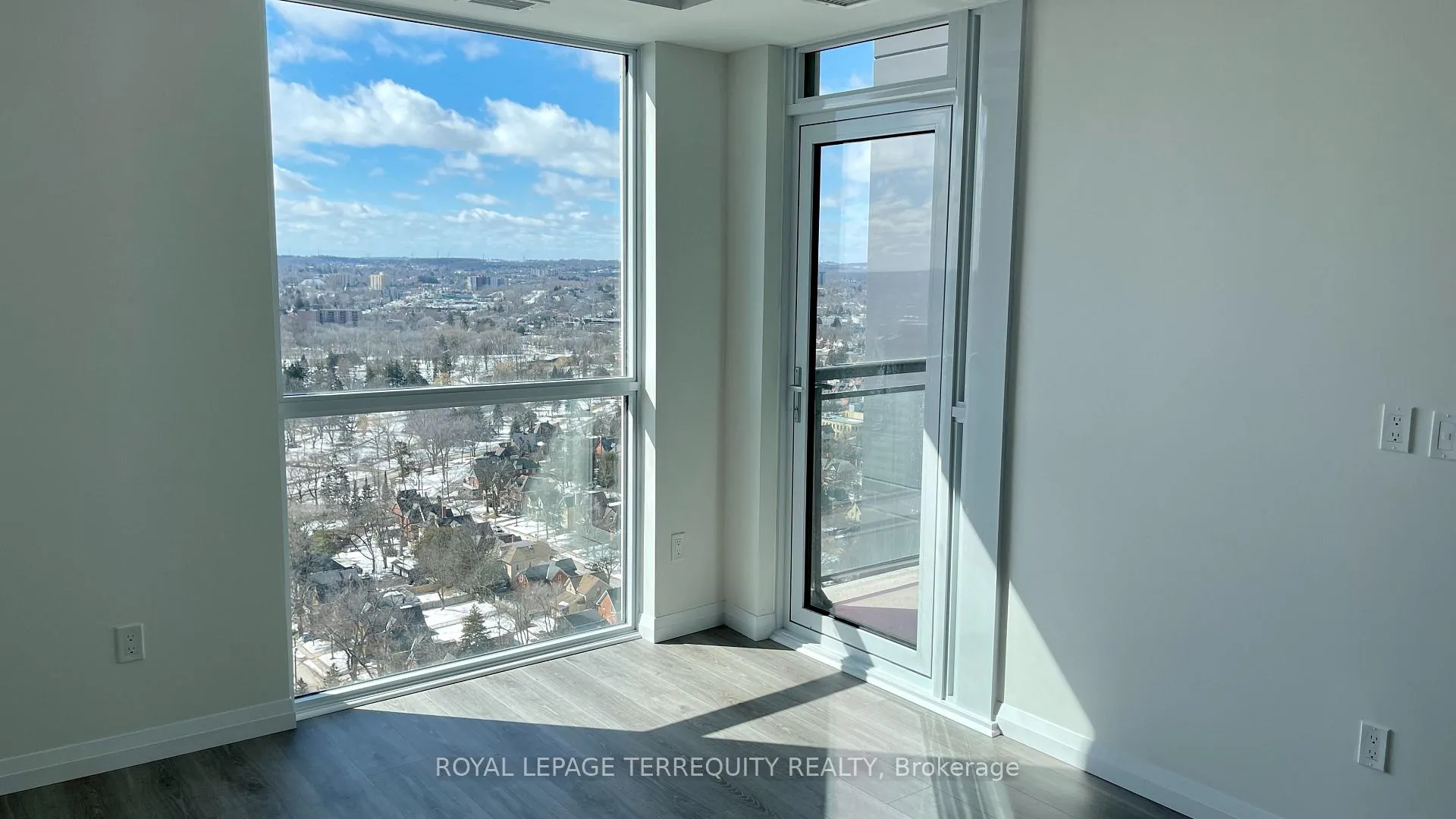 Photo 11 of Unit 2607, 60 Charles Street W, Kitchener, City Commercial Core — HOMEH