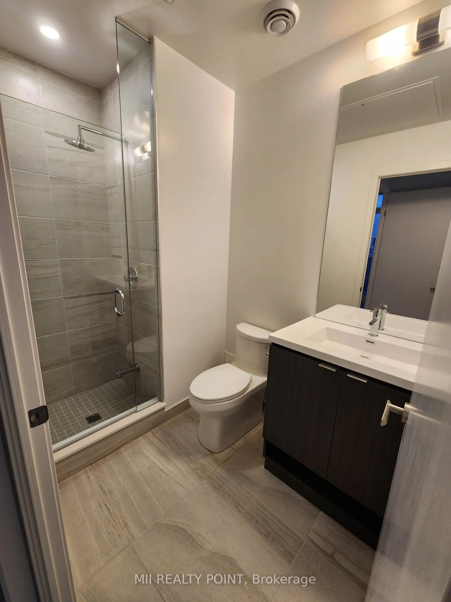 Photo 9 of Unit 1501, 55 Cooper Street, Toronto, Waterfront Communities — HOMEH