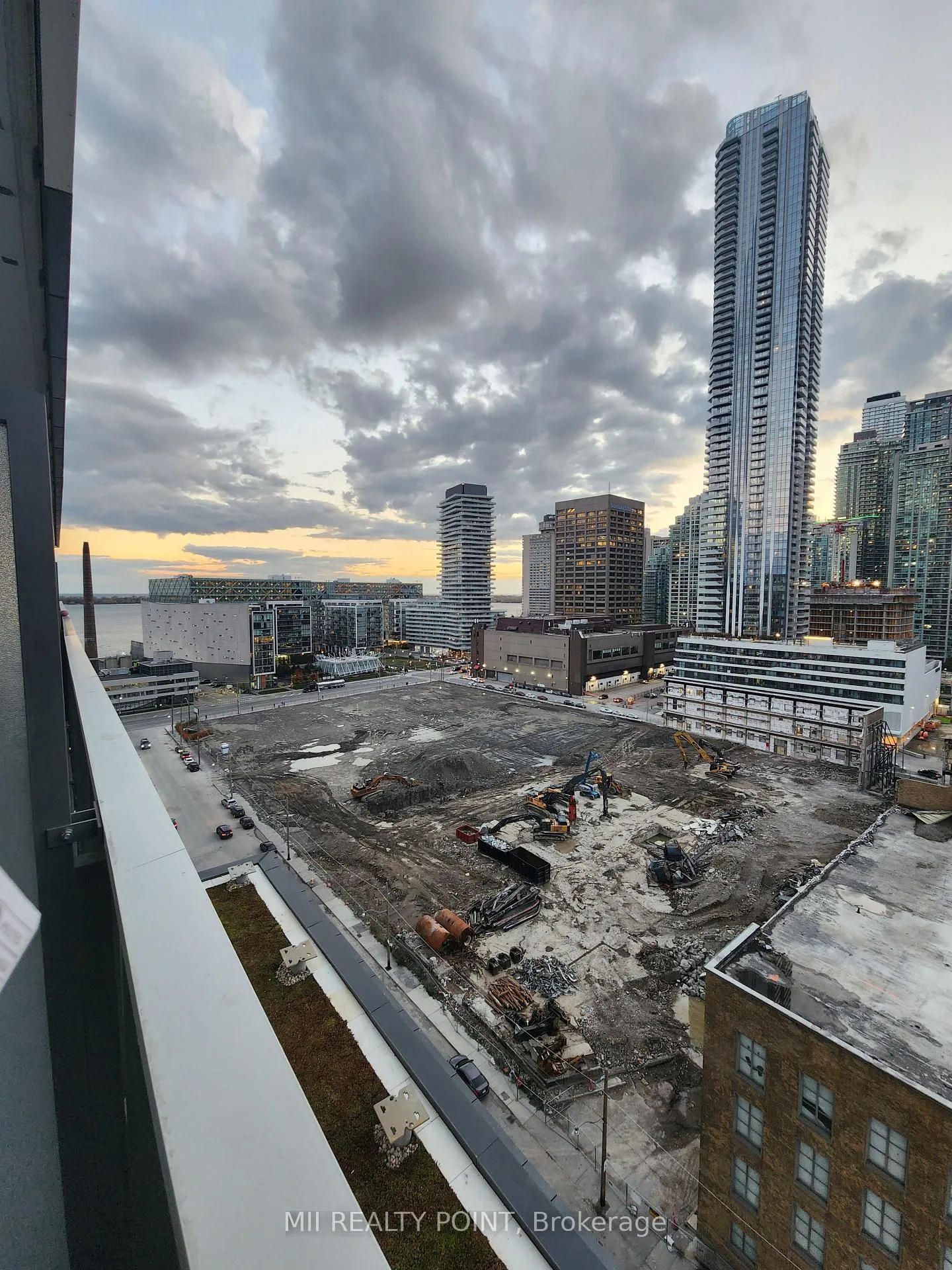 Photo 11 of Unit 1501, 55 Cooper Street, Toronto, Waterfront Communities — HOMEH