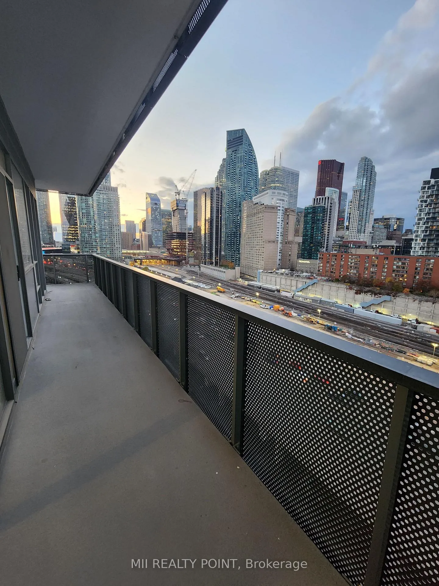 Photo 15 of Unit 1501, 55 Cooper Street, Toronto, Waterfront Communities — HOMEH