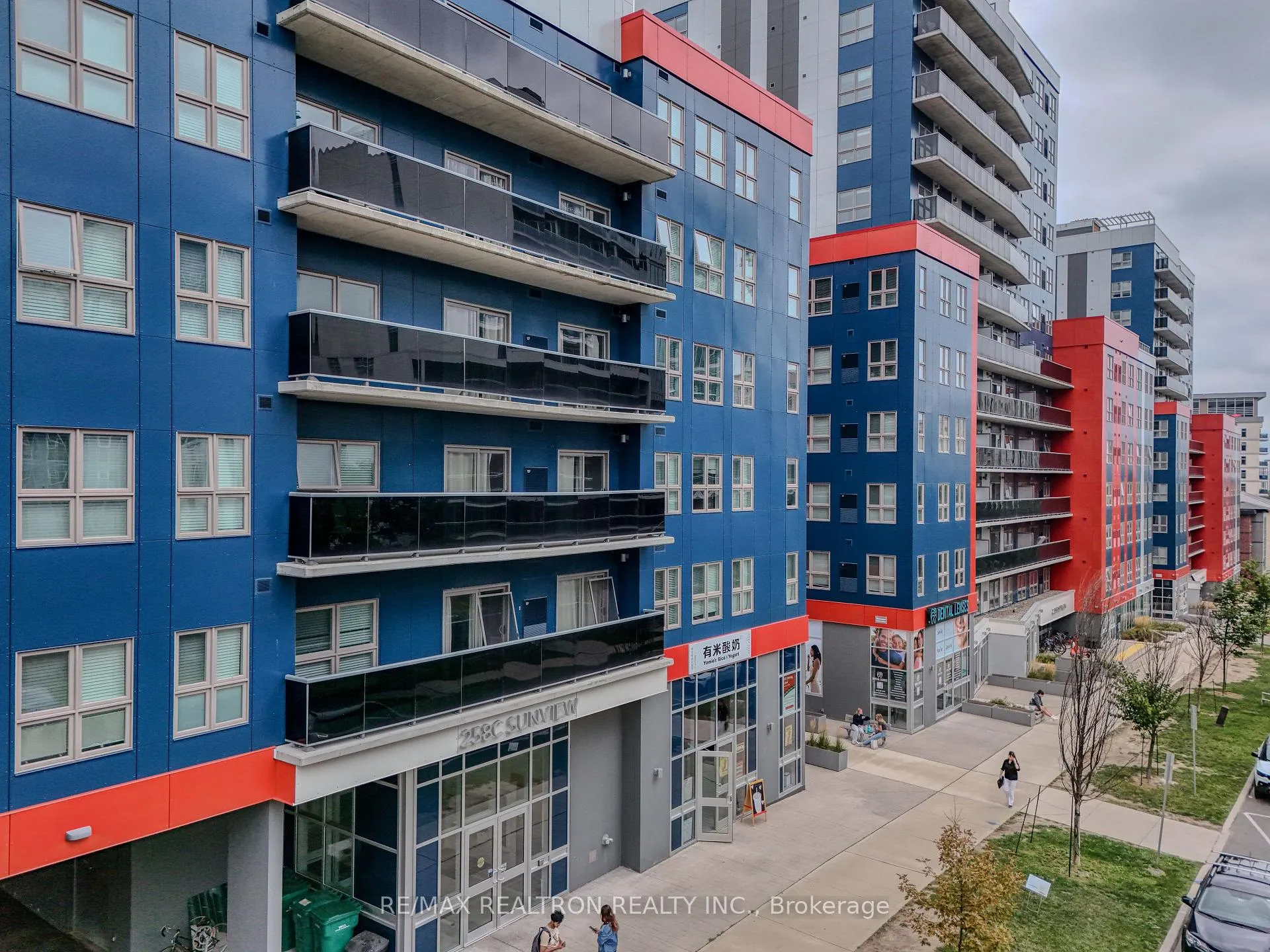 Front of Unit 228, 258B Sunview Street