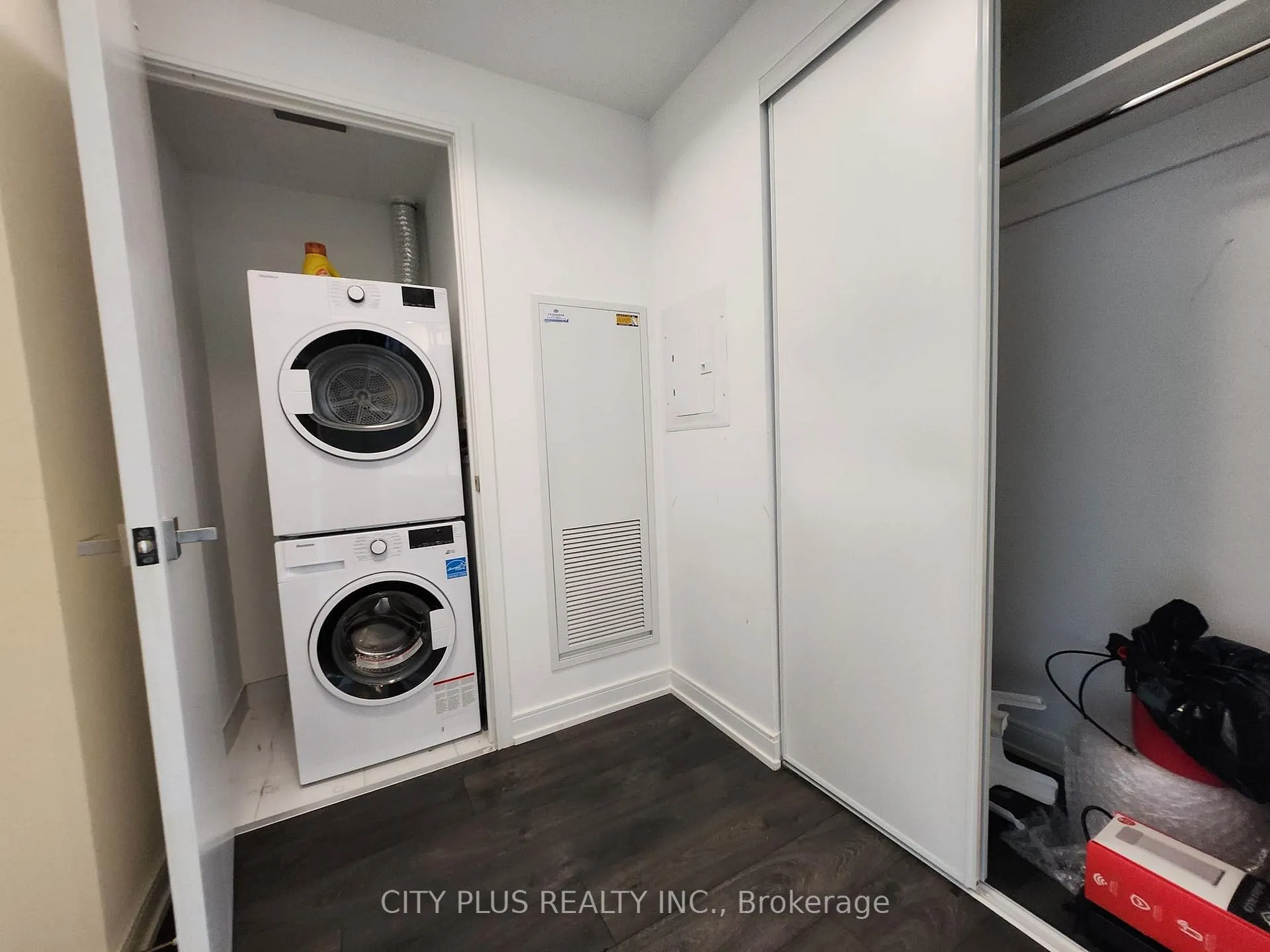 Photo 6 of Unit 1903, 3 Gloucester Street N, Toronto, Church-Yonge Corridor — HOMEH