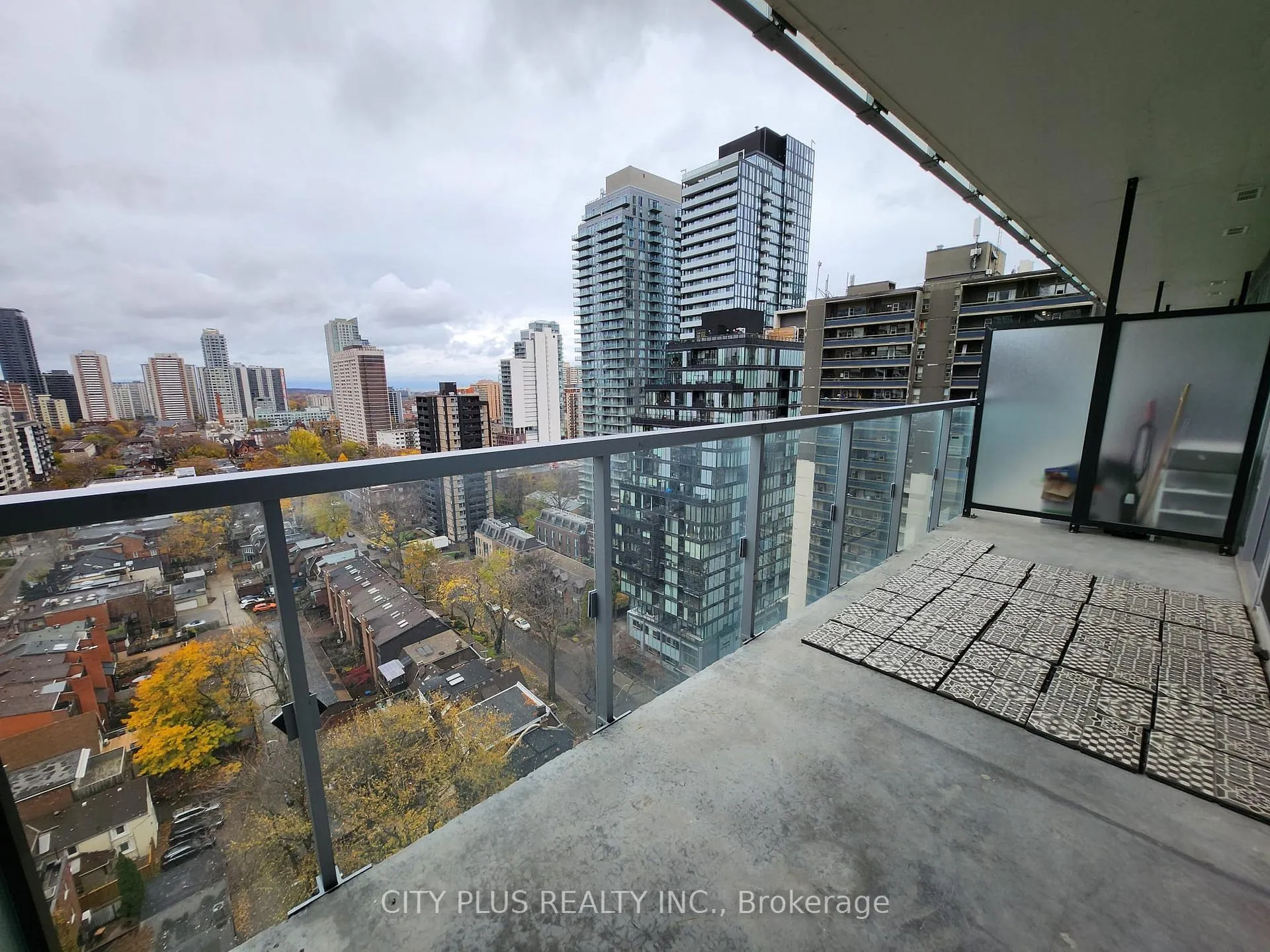 Photo 7 of Unit 1903, 3 Gloucester Street N, Toronto, Church-Yonge Corridor — HOMEH