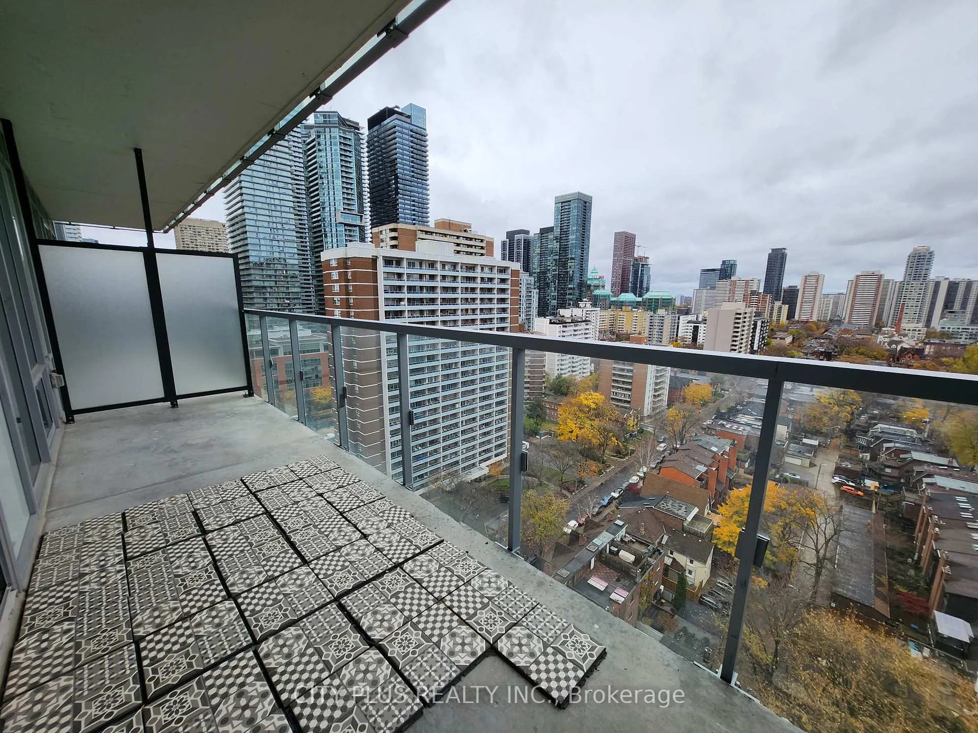 Photo 8 of Unit 1903, 3 Gloucester Street N, Toronto, Church-Yonge Corridor — HOMEH