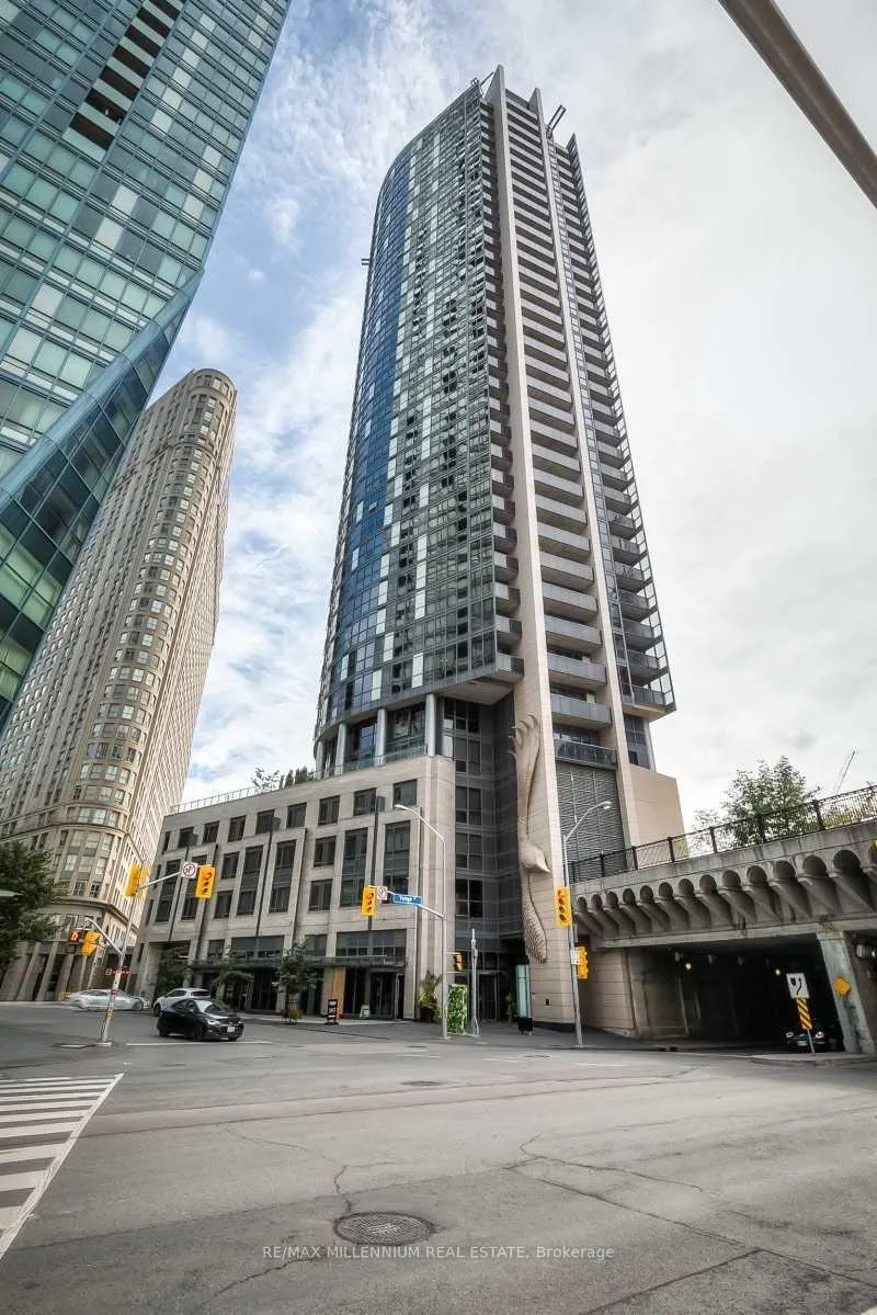 Photo 2 of Unit 3405, 1 The Esplanade N, Toronto, Waterfront Communities — HOMEH
