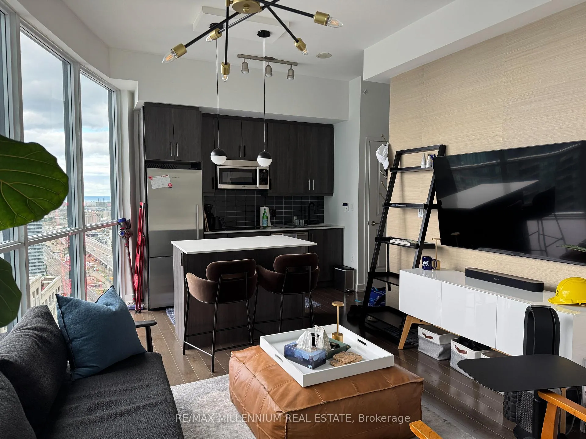 Photo 4 of Unit 3405, 1 The Esplanade N, Toronto, Waterfront Communities — HOMEH