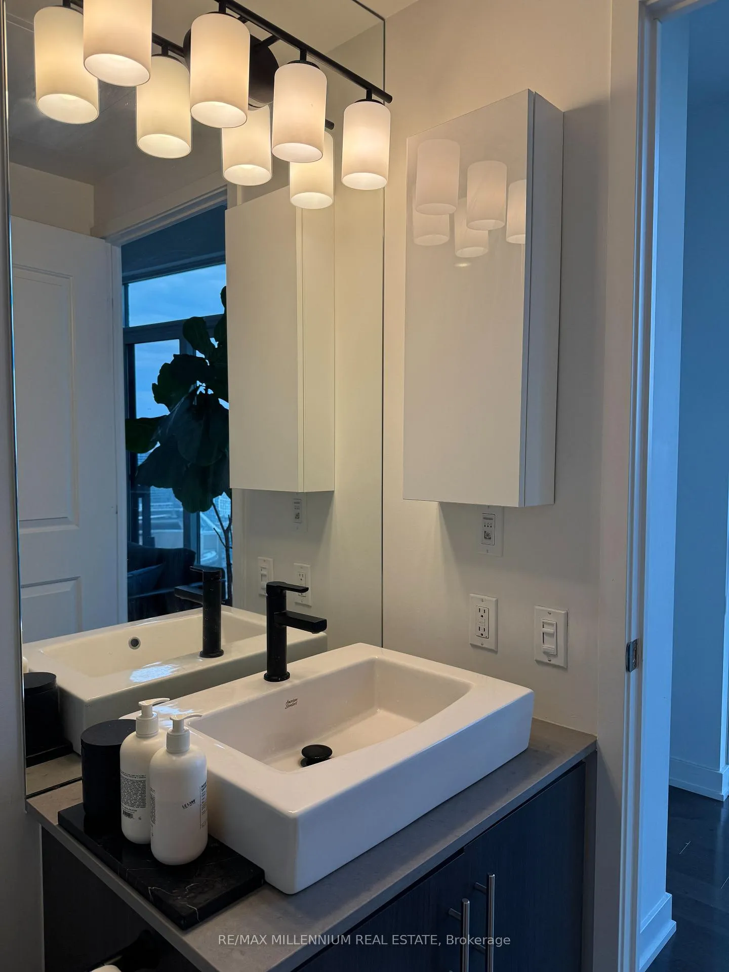 Photo 9 of Unit 3405, 1 The Esplanade N, Toronto, Waterfront Communities — HOMEH