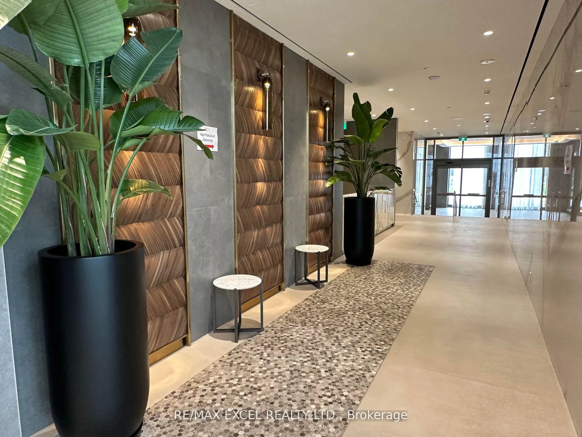Photo 4 of Unit 4111, 7890 Jane Street, Vaughan, Concord — HOMEH