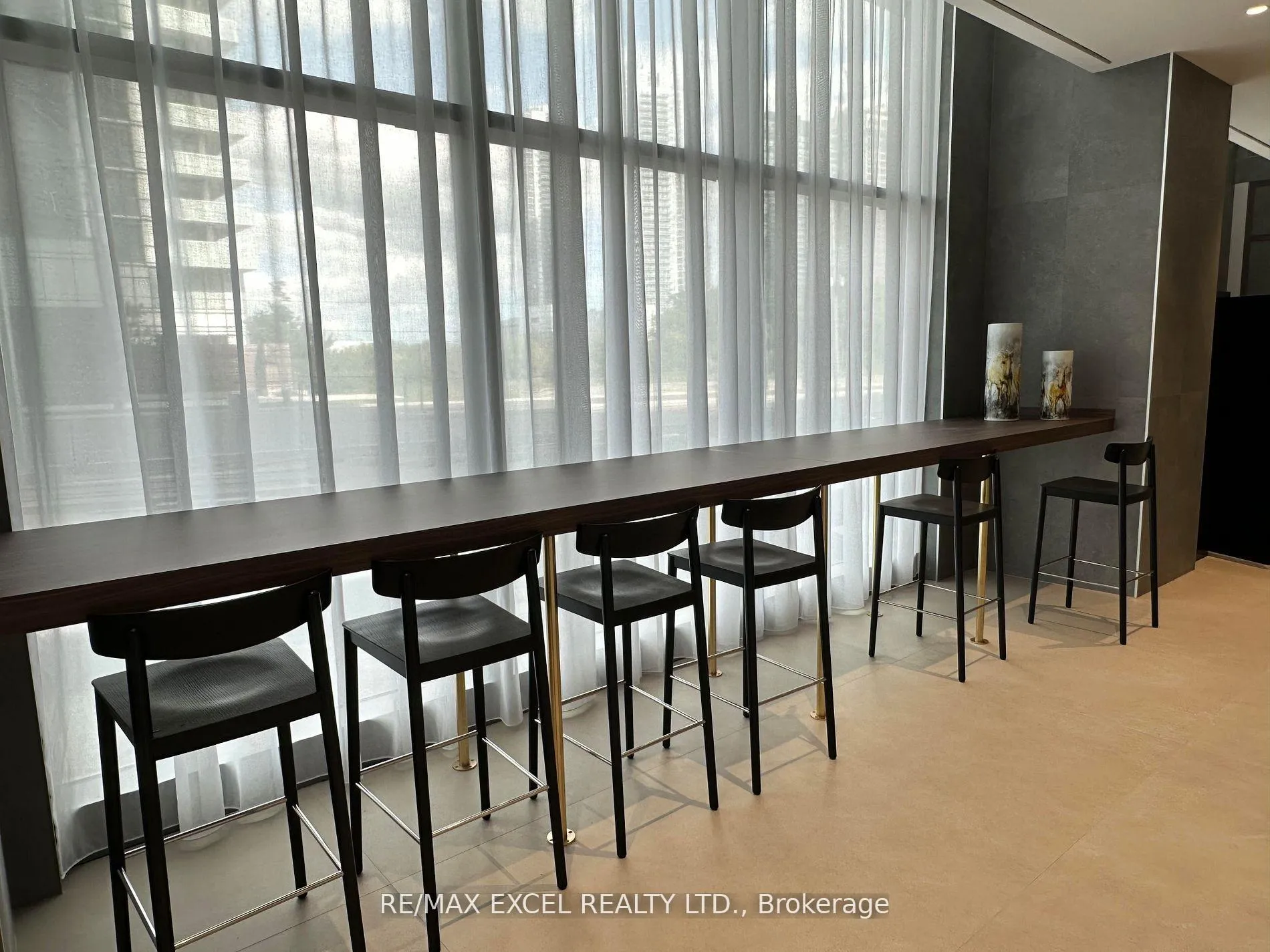 Photo 5 of Unit 4111, 7890 Jane Street, Vaughan, Concord — HOMEH