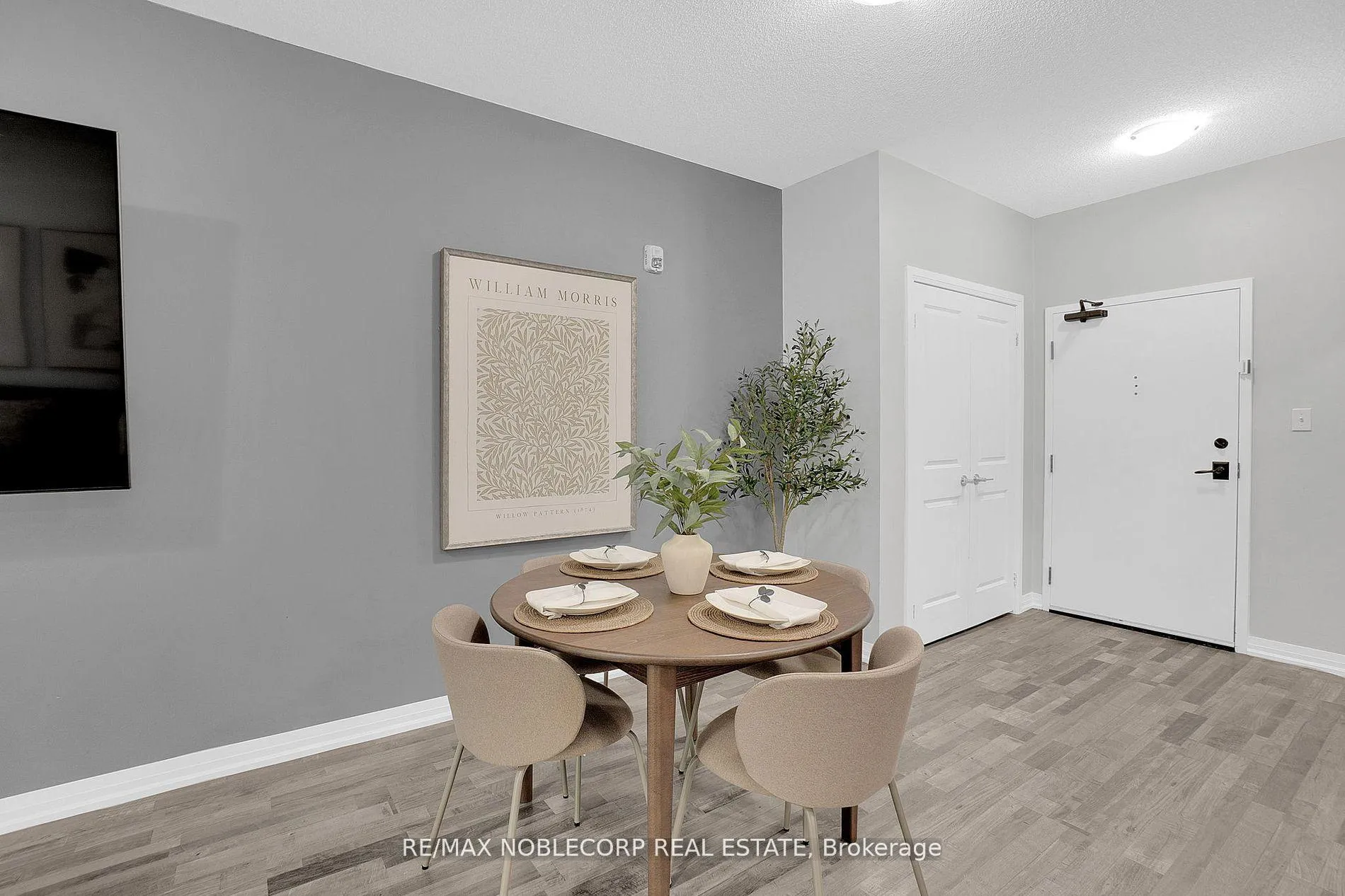 Photo 9 of Unit 206, 157 Wellington Street E, New Tecumseth, Alliston — HOMEH