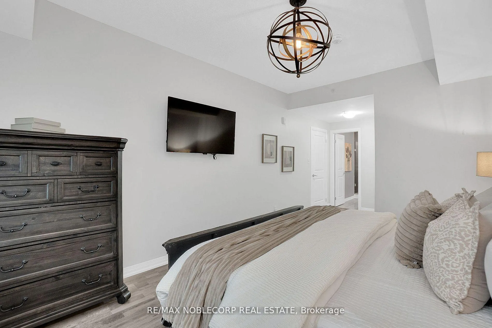 Photo 18 of Unit 206, 157 Wellington Street E, New Tecumseth, Alliston — HOMEH