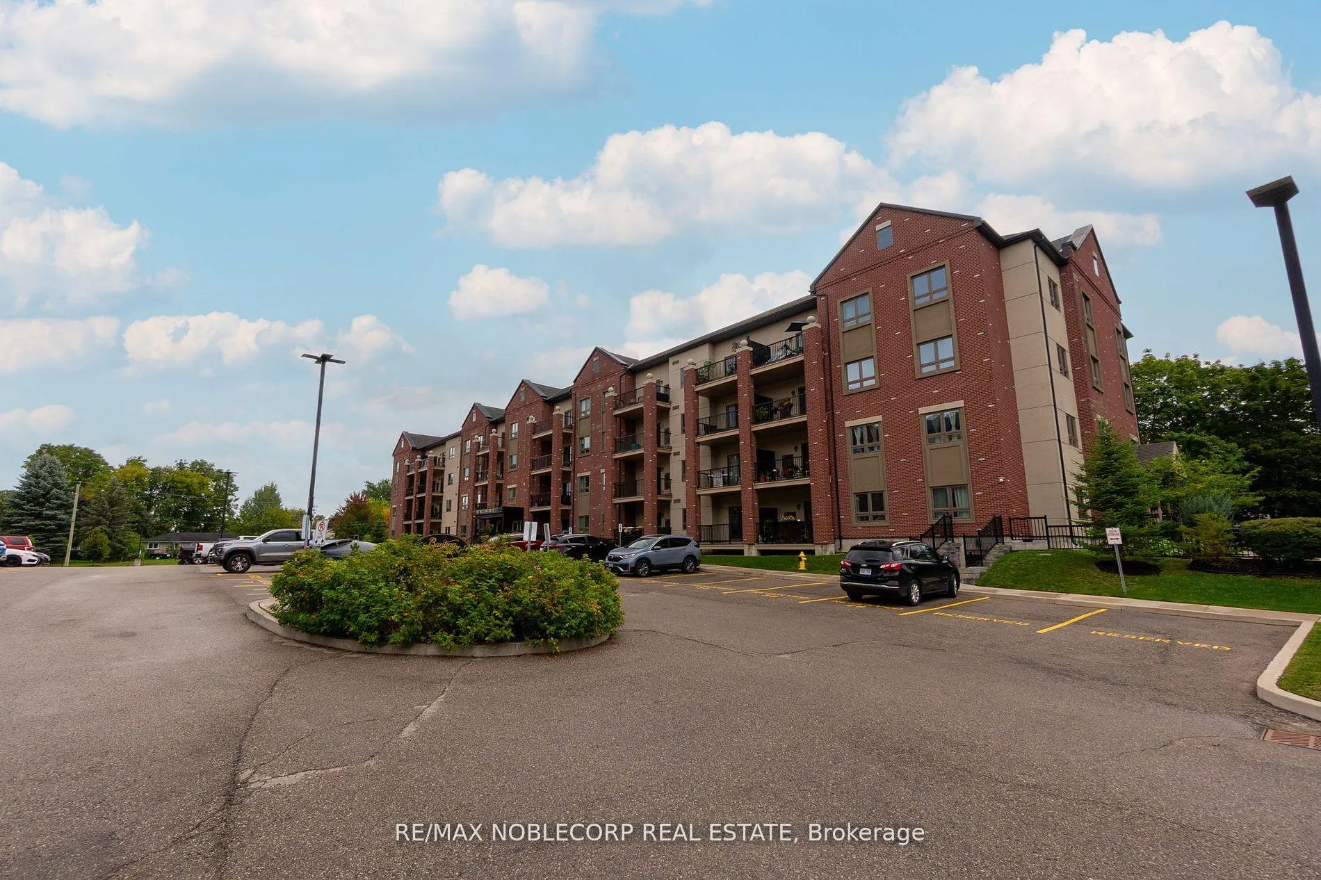 Photo 26 of Unit 206, 157 Wellington Street E, New Tecumseth, Alliston — HOMEH