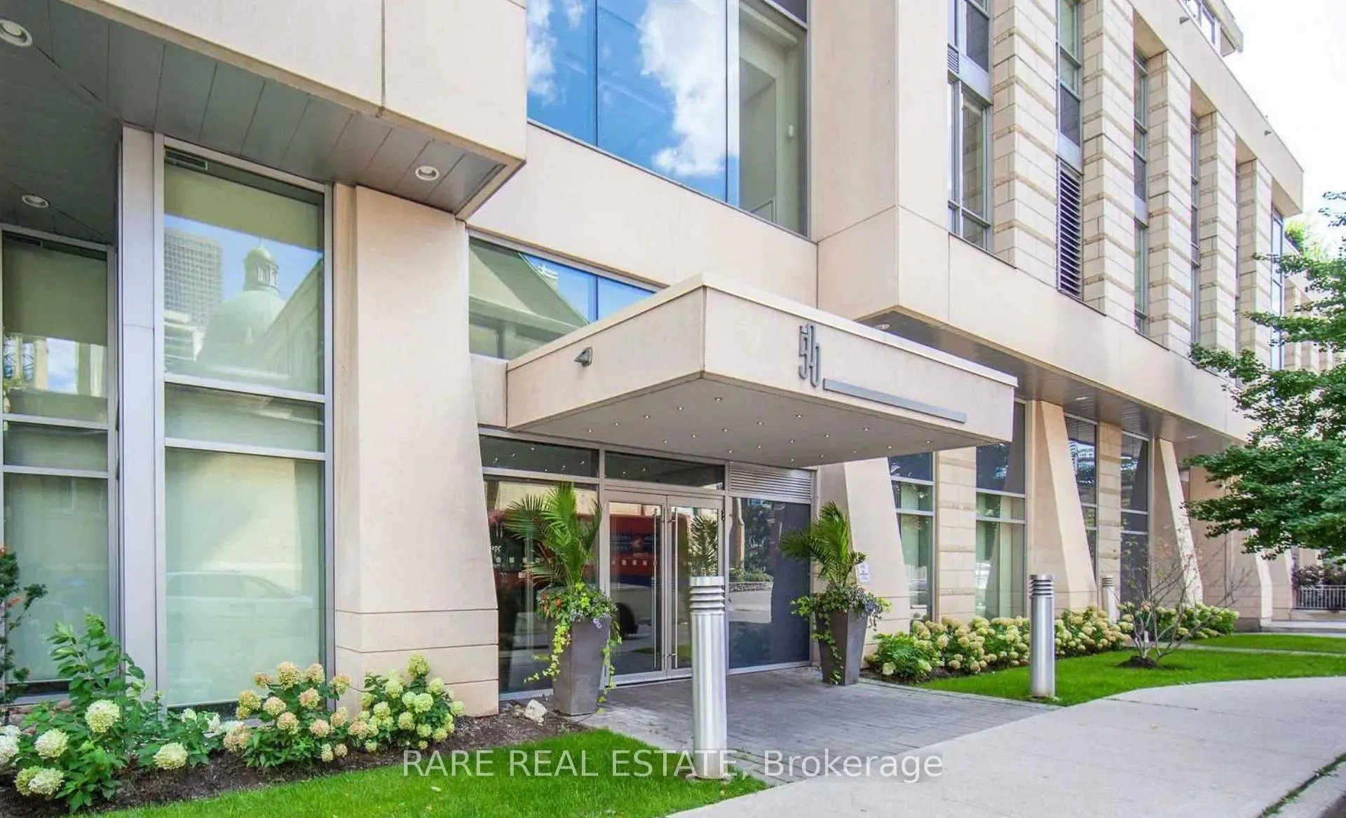 Photo 2 of Unit 220, 500 Sherbourne Street, Toronto, North St. James Town — HOMEH