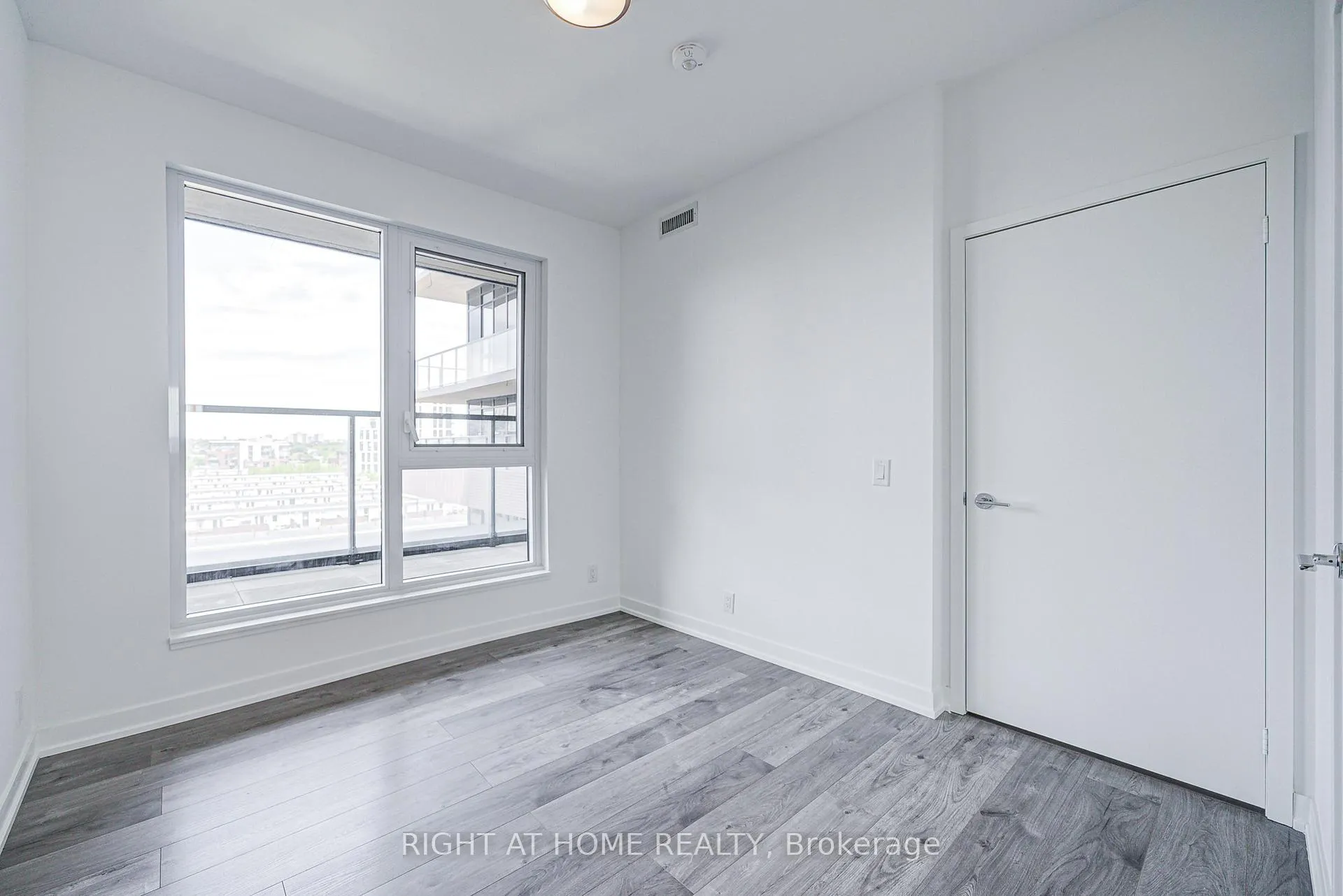 Photo 6 of Unit 603, 285 Dufferin Street, Toronto, South Parkdale — HOMEH