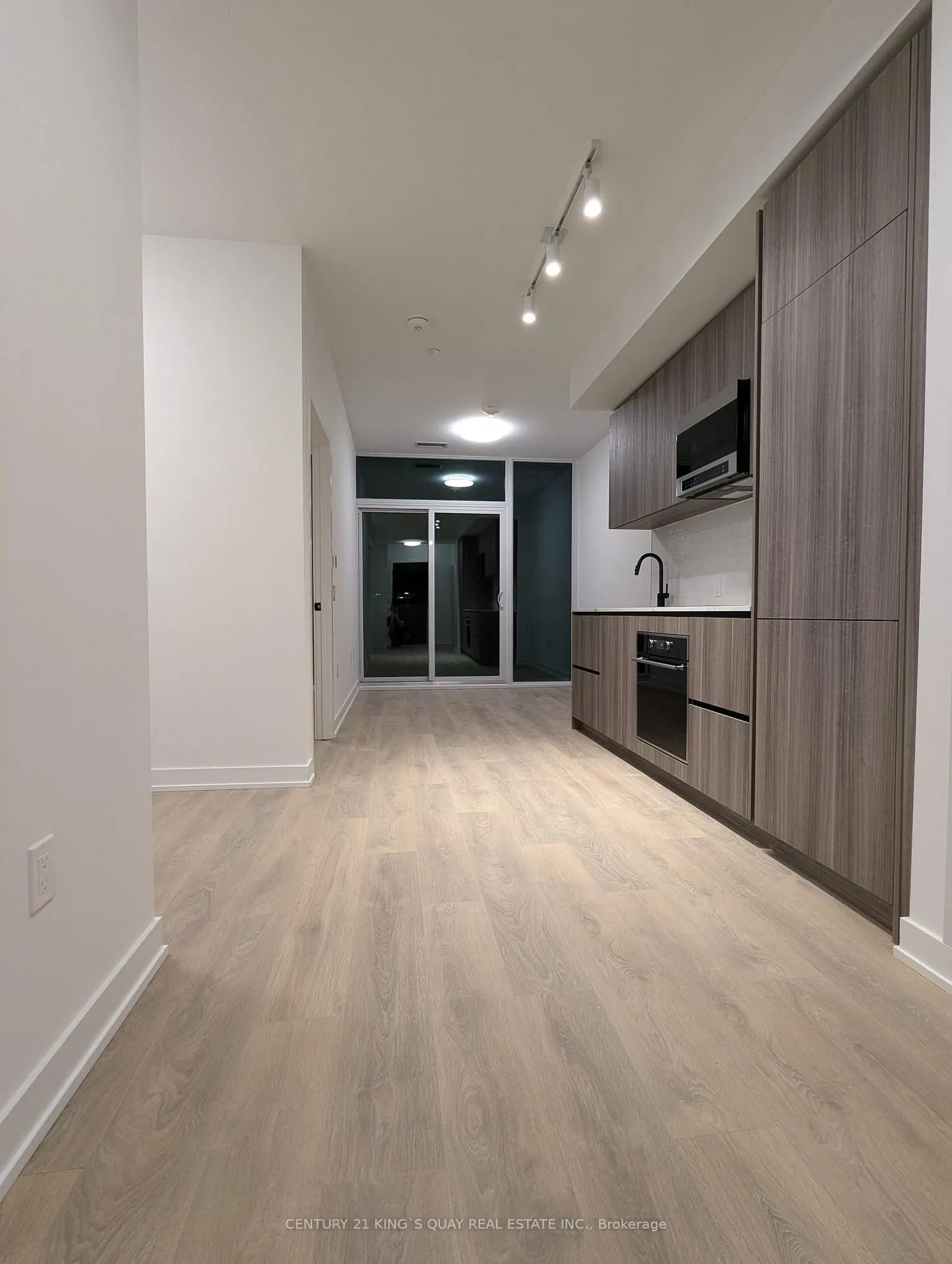 Photo 5 of Unit 1908, 127 Broadway Avenue, Toronto, Mount Pleasant West — HOMEH