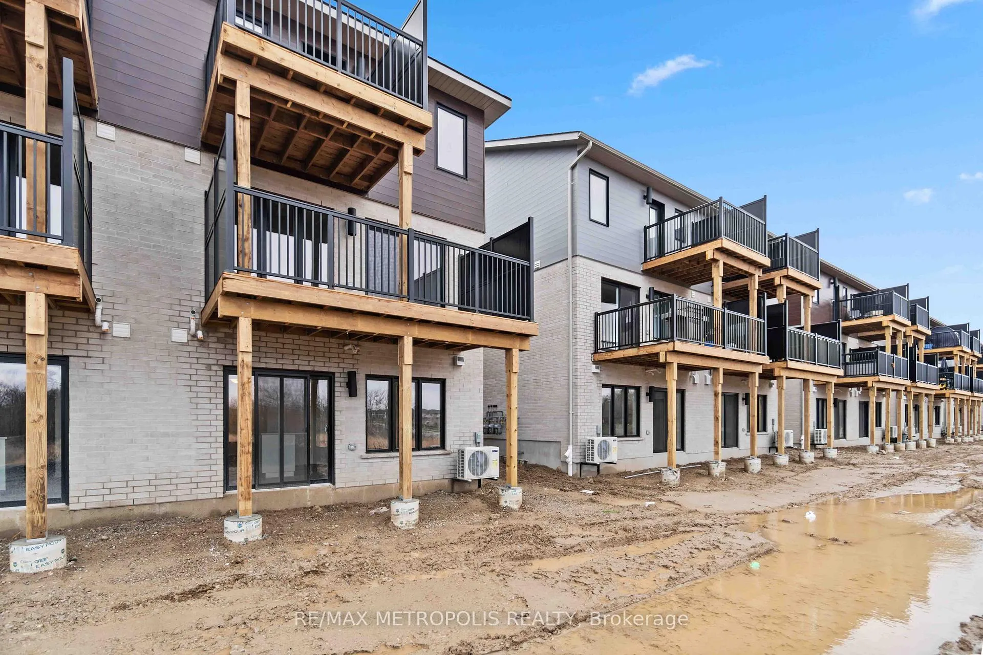 Photo 40 of Unit 23, 15 Stauffer Woods Trail, Kitchener — HOMEH