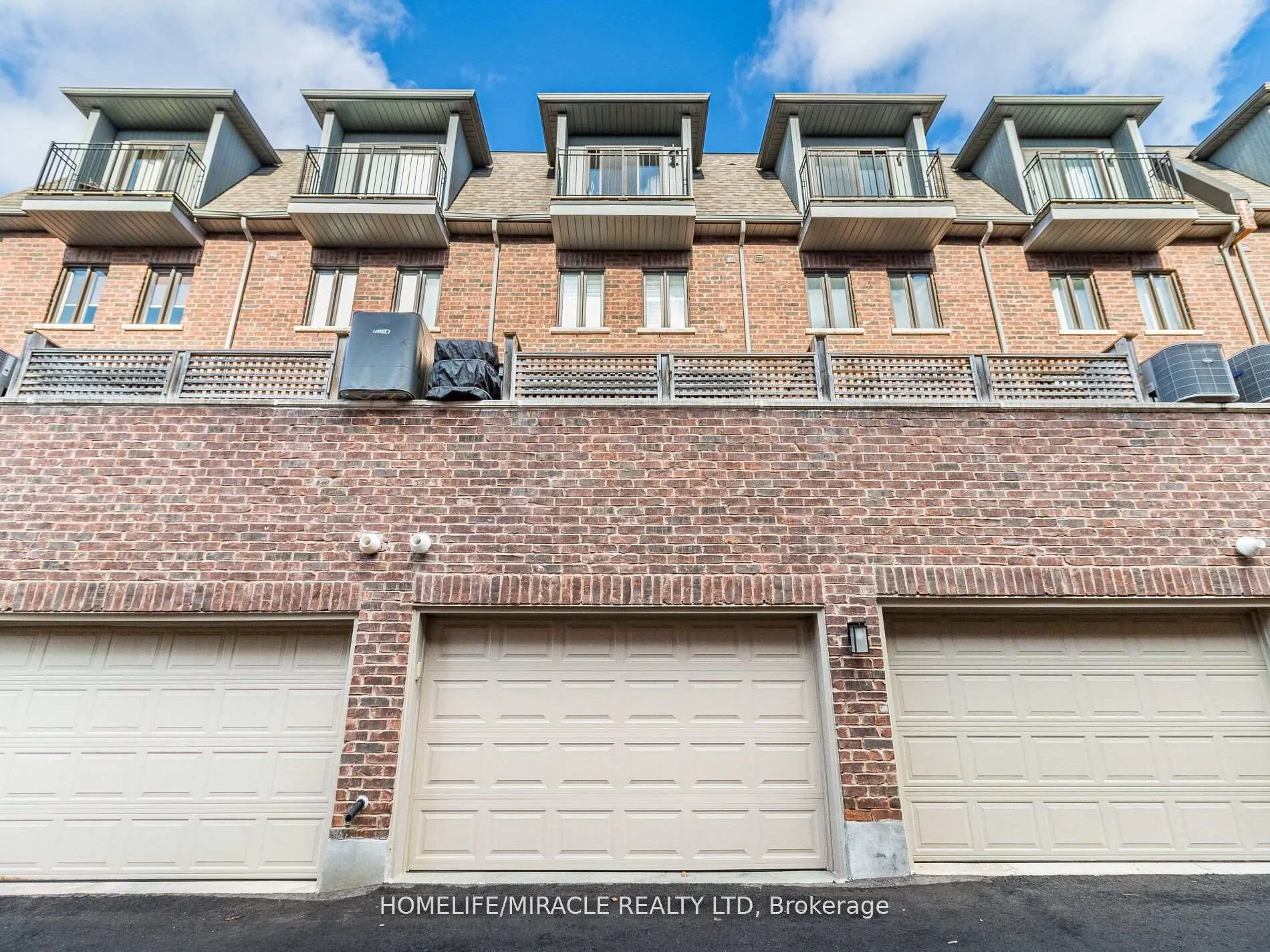 Photo 4 of 6 Agar Lane, Vaughan, West Woodbridge Industrial Area — HOMEH
