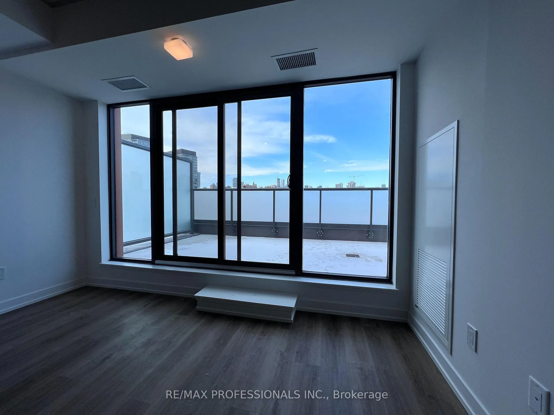 Photo 3 of Unit 409, 28 Eastern Avenue, Toronto, Moss Park — HOMEH