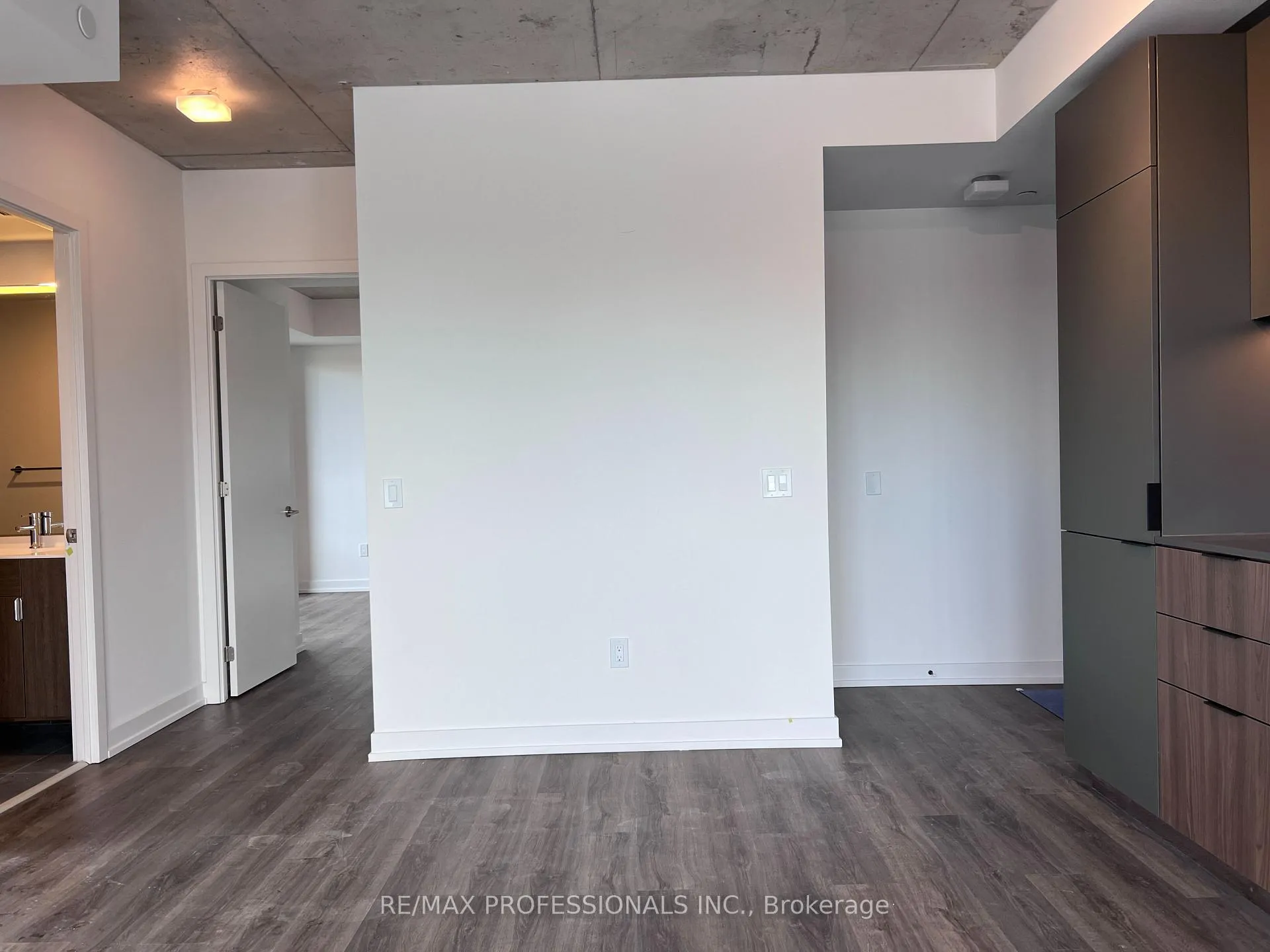 Photo 8 of Unit 409, 28 Eastern Avenue, Toronto, Moss Park — HOMEH