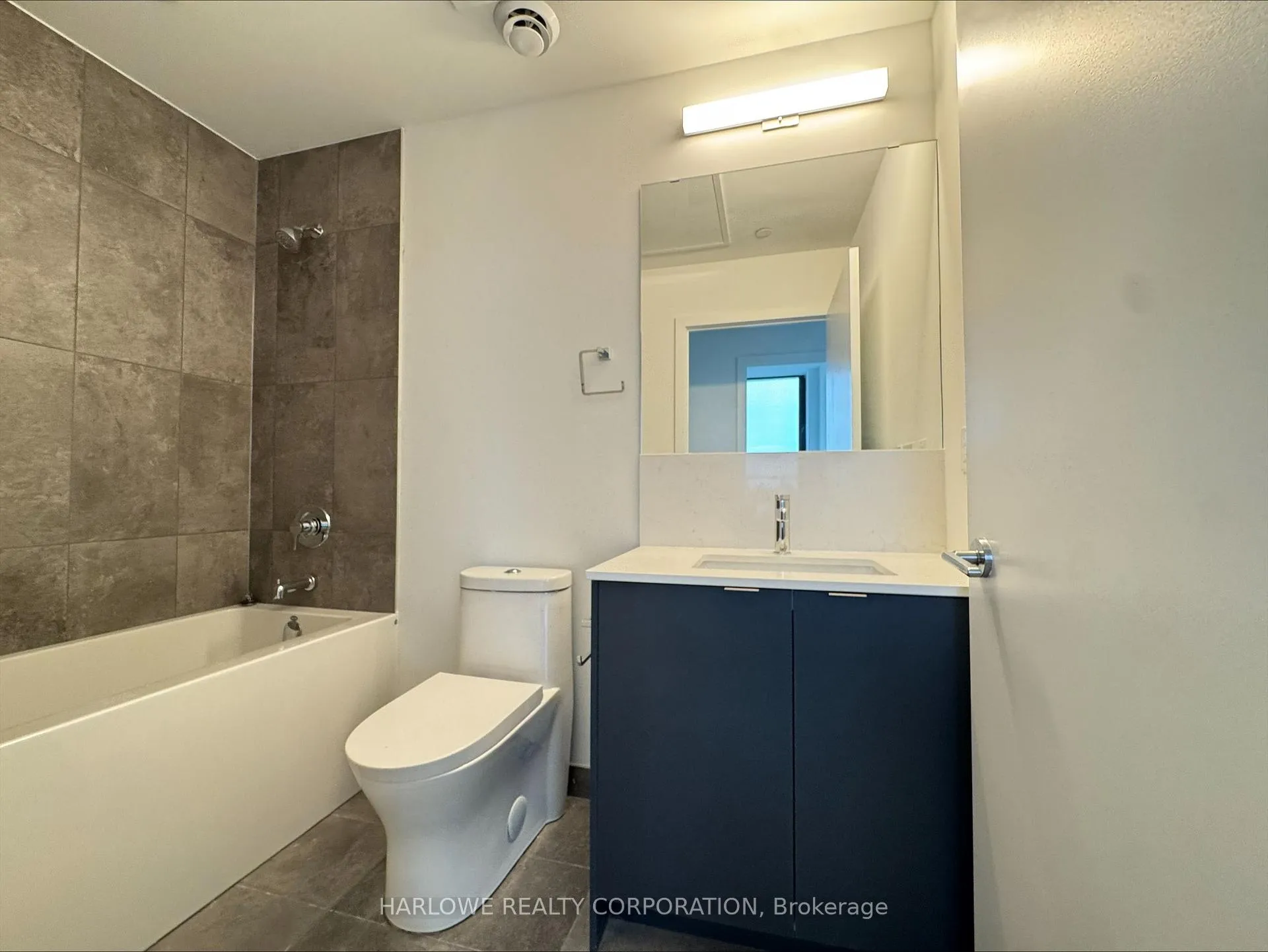 Photo 4 of Unit PH519 D, 1614 Charles Street, Whitby, Port Whitby — HOMEH