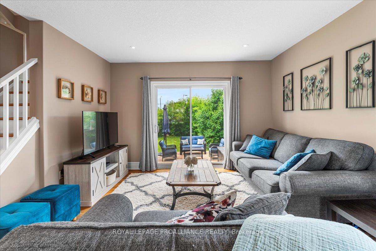 Photo 11 of 8 Carmen Avenue, Belleville, Belleville Ward — HOMEH