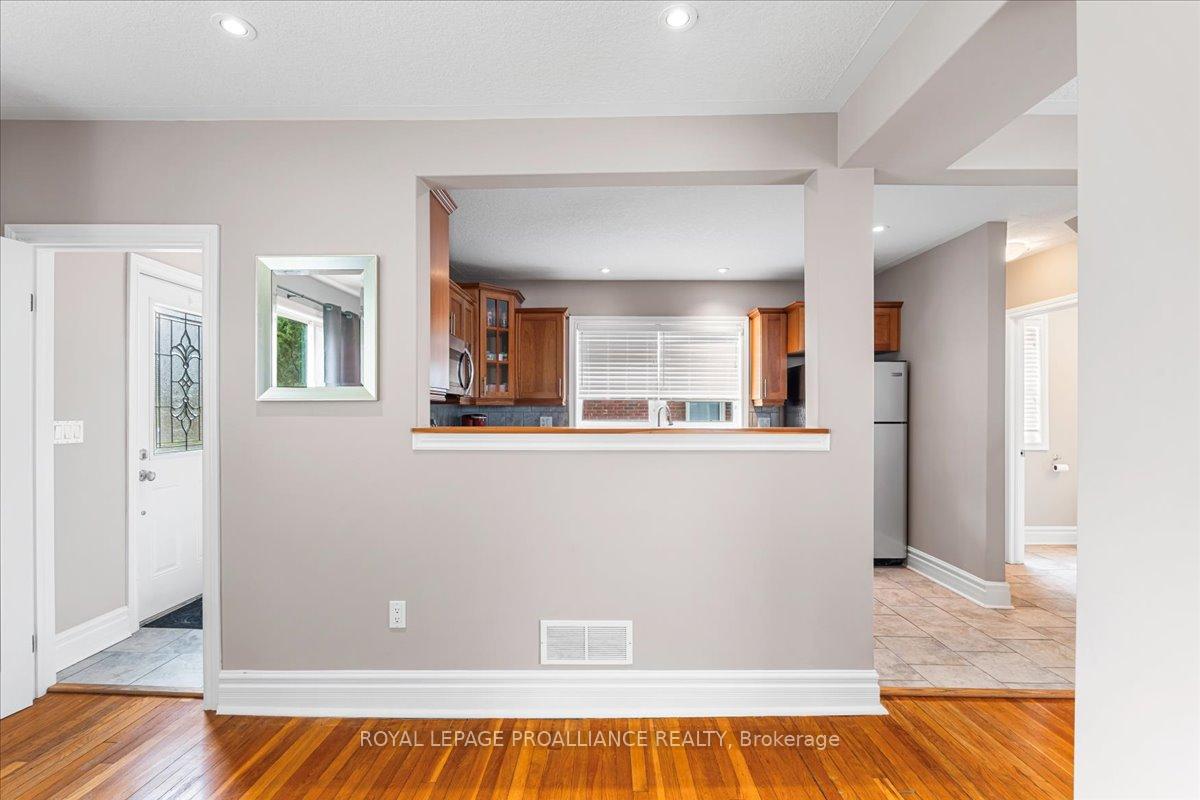 Photo 13 of 8 Carmen Avenue, Belleville, Belleville Ward — HOMEH