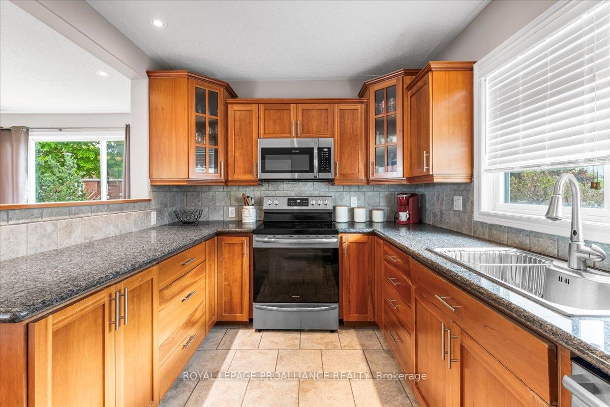 Photo 16 of 8 Carmen Avenue, Belleville, Belleville Ward — HOMEH