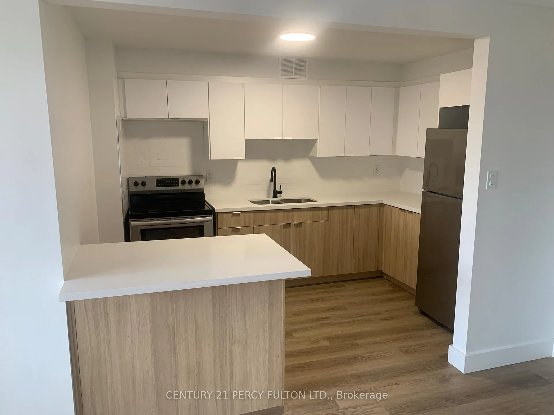 Photo 4 of Unit 409, 2 Park Vista Drive, Toronto, O'Connor-Parkview — HOMEH