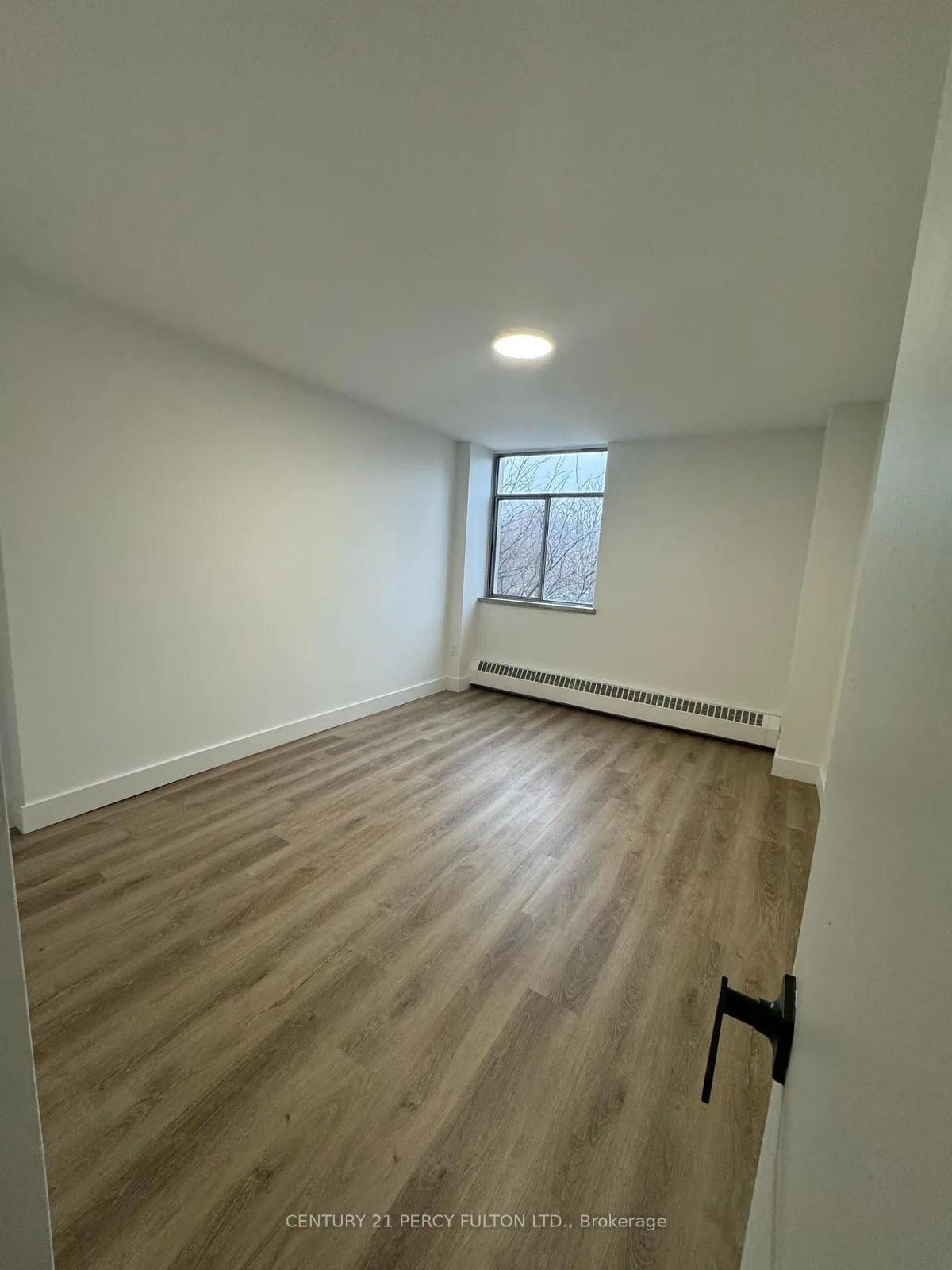 Photo 8 of Unit 409, 2 Park Vista Drive, Toronto, O'Connor-Parkview — HOMEH