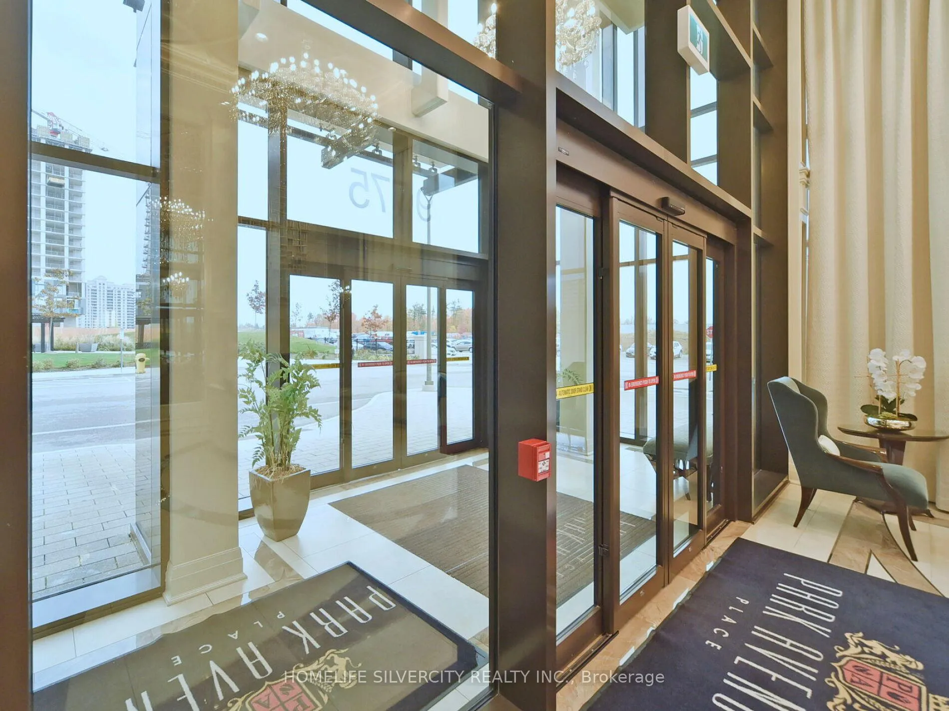 Photo 6 of Unit 111, 9075 Jane Street, Vaughan, Concord — HOMEH