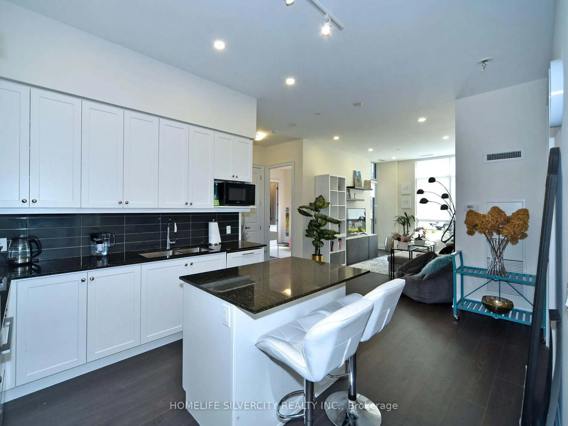 Photo 13 of Unit 111, 9075 Jane Street, Vaughan, Concord — HOMEH