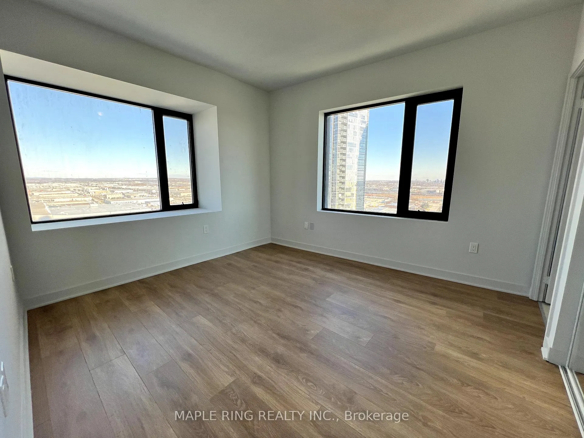 Photo 8 of Unit 2104, 2920 Highway 7 Road, Vaughan, Concord — HOMEH