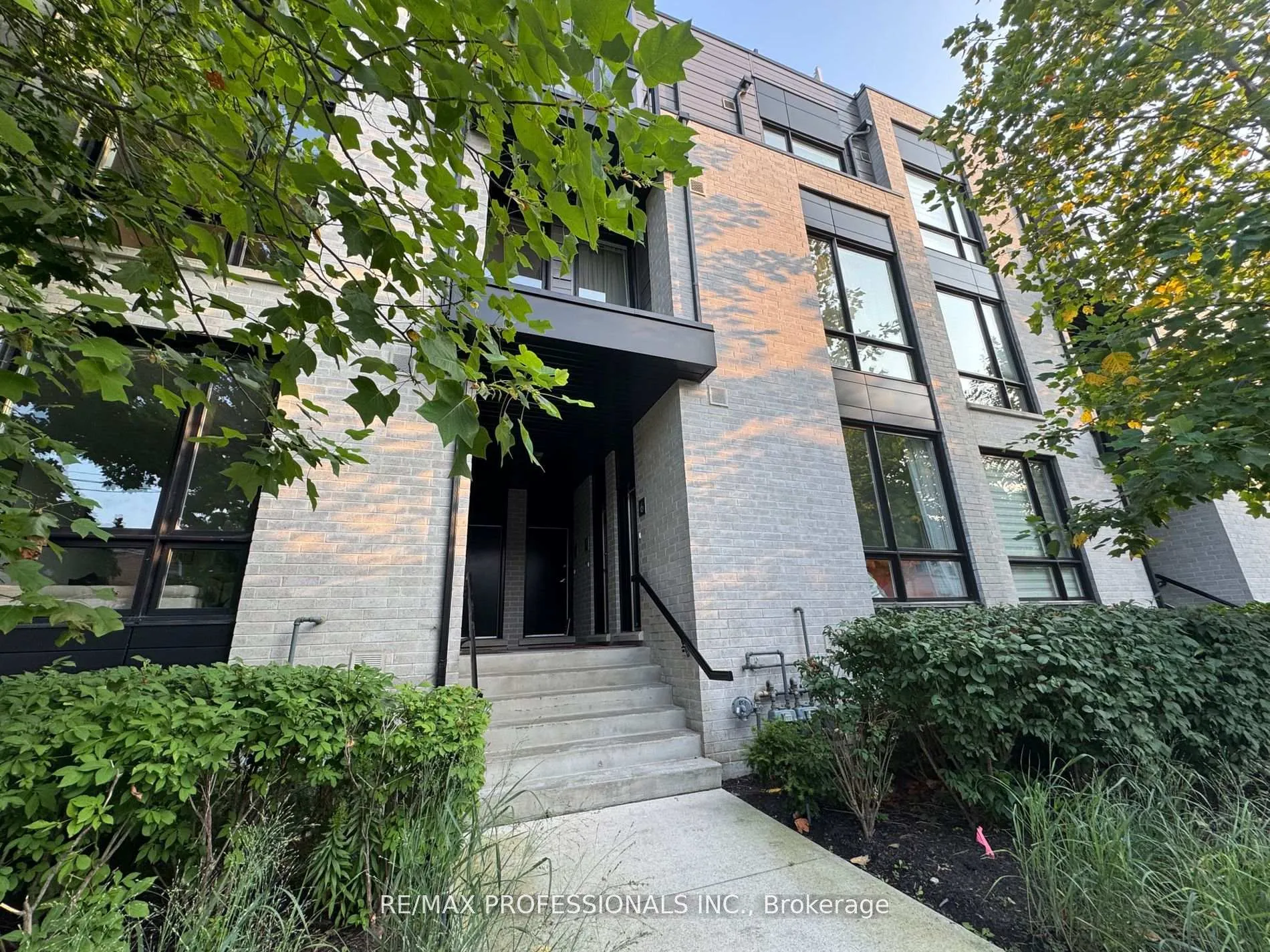 Front of Unit 4, 31 Florence Street