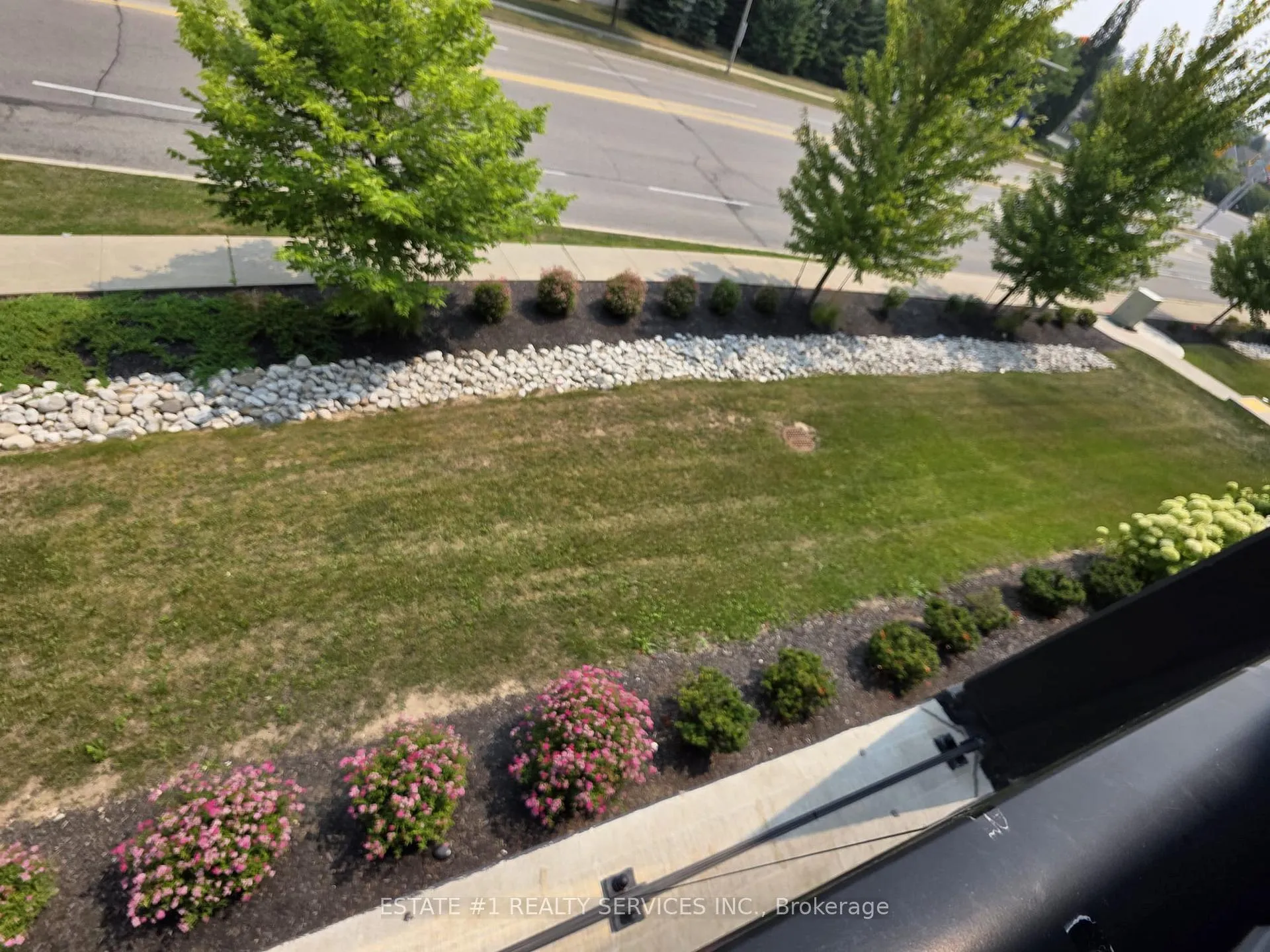 Photo 4 of Unit 203, 5 Wake Robin Drive, Kitchener, Larentian West — HOMEH