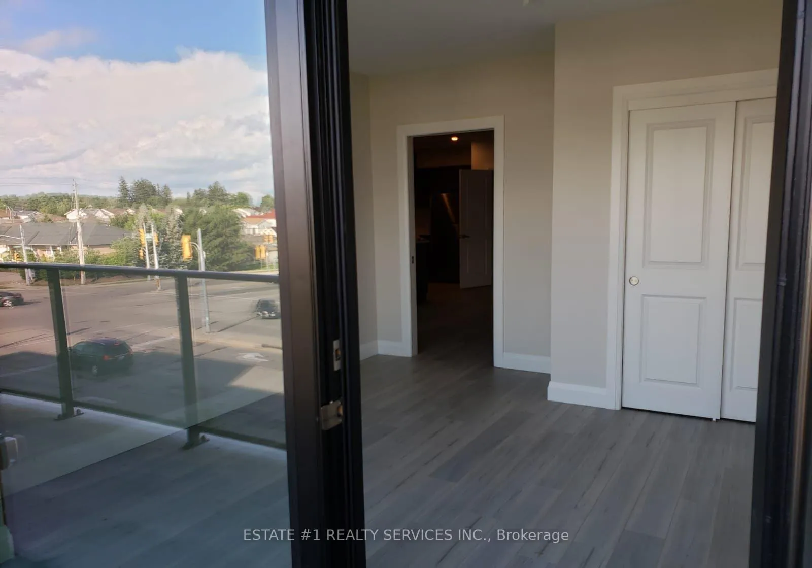 Photo 9 of Unit 203, 5 Wake Robin Drive, Kitchener, Larentian West — HOMEH