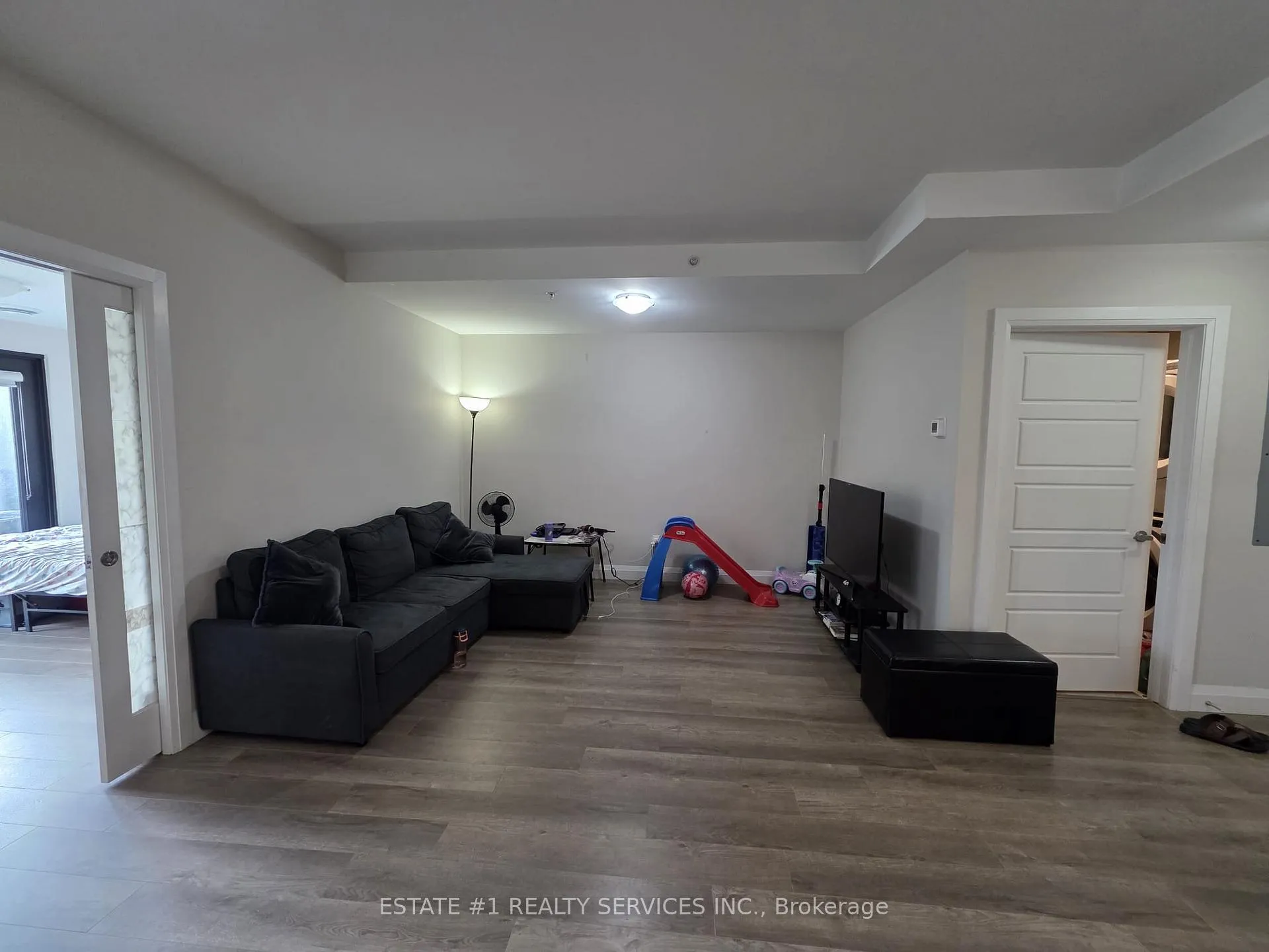 Photo 10 of Unit 203, 5 Wake Robin Drive, Kitchener, Larentian West — HOMEH