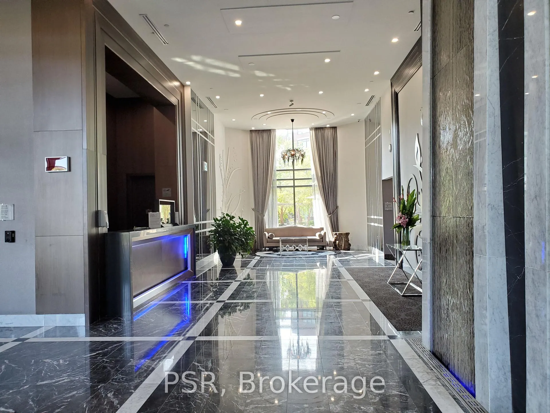 Photo 5 of Unit 337, 7608 Yonge Street, Vaughan, Crestwood-Springfarm-Yorkhill — HOMEH