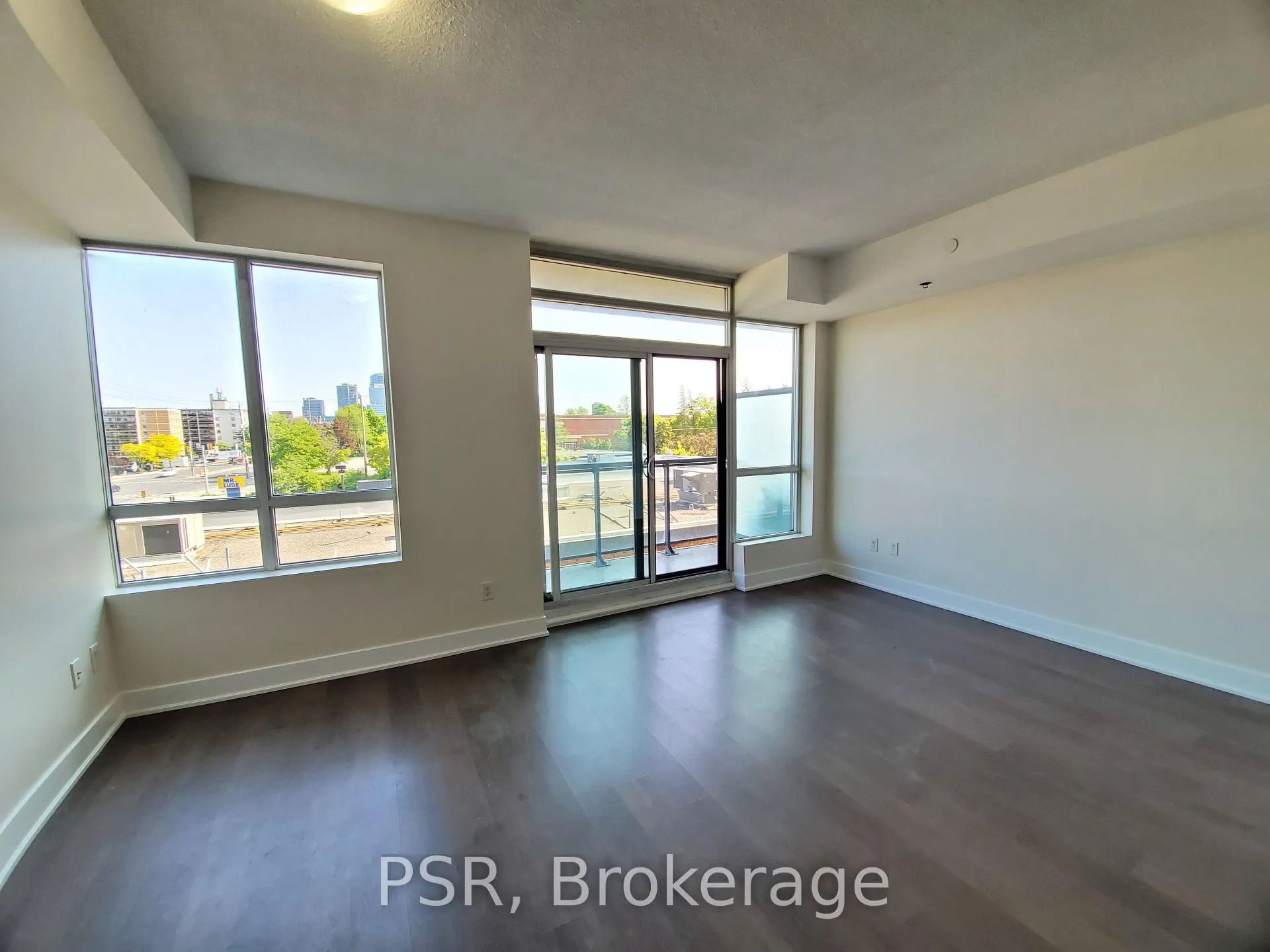 Photo 13 of Unit 337, 7608 Yonge Street, Vaughan, Crestwood-Springfarm-Yorkhill — HOMEH