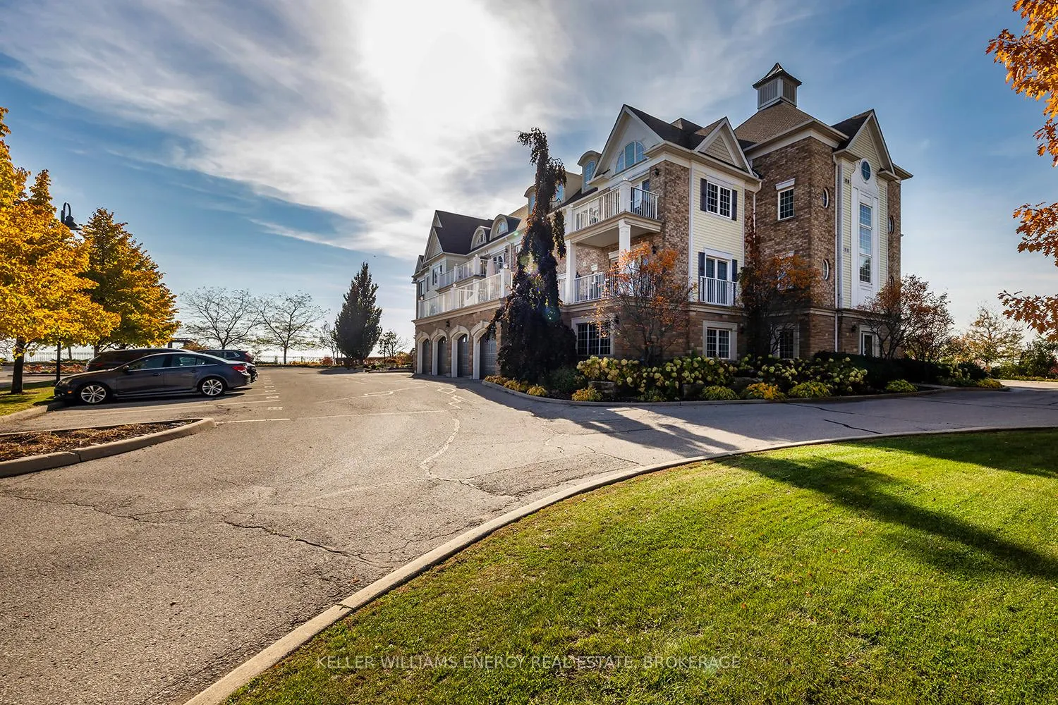 Front of Unit 202, 395 Lakebreeze Drive