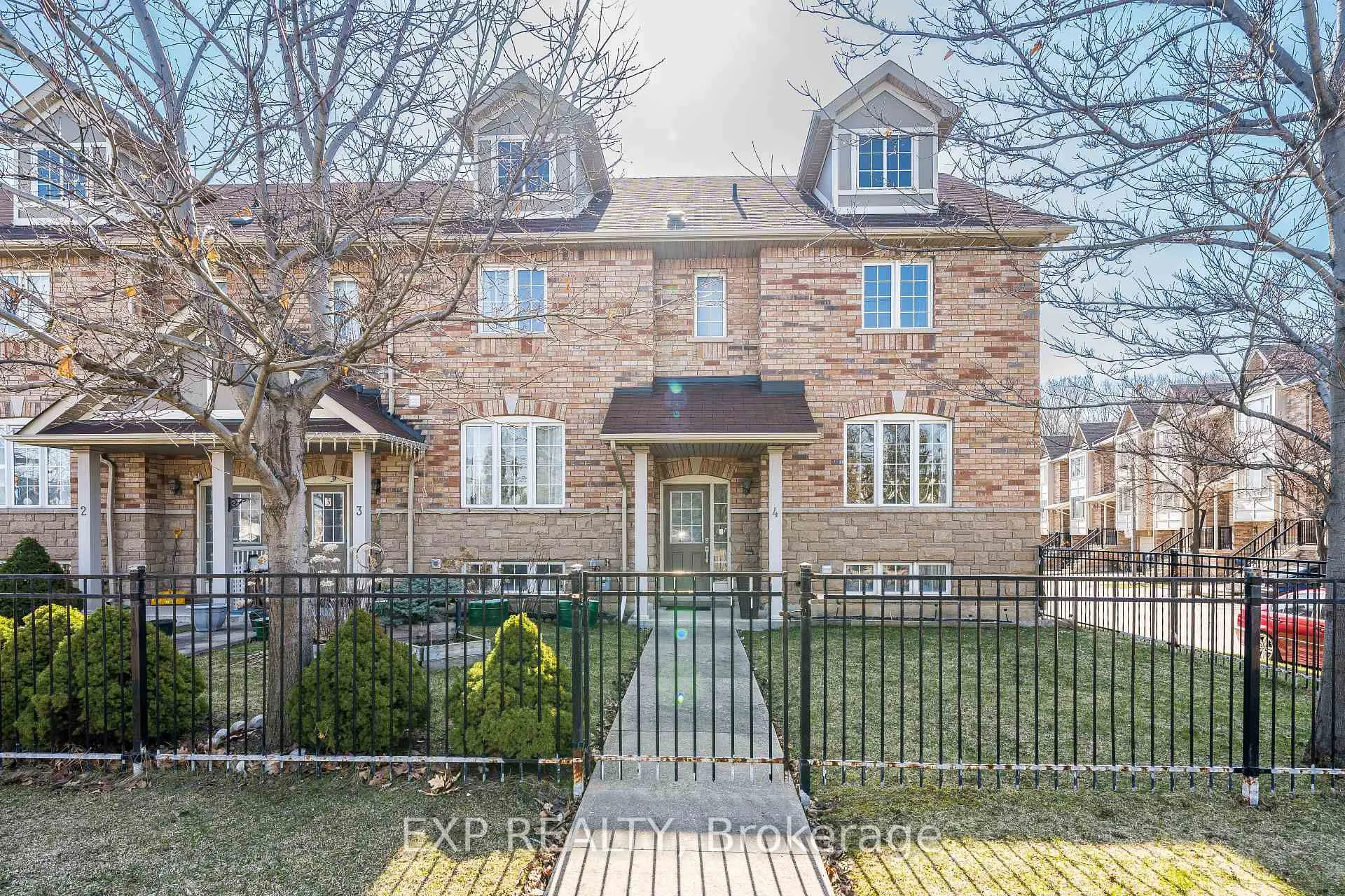 Front of Unit 4, 2360 Britannia Road W