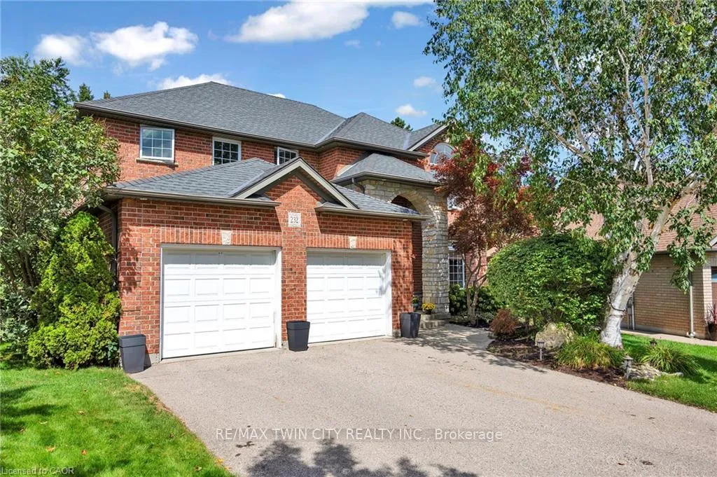 Photo 2 of 232 The Lions Gate, Waterloo — HOMEH