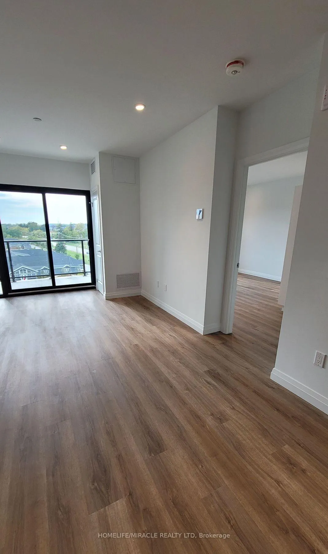 Photo 4 of Unit 618, 525 New Dundee Road, Kitchener — HOMEH