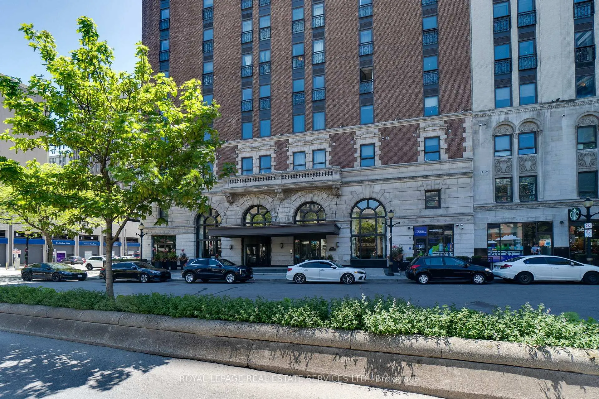 Front of Unit Unit 611, 112 King Street E