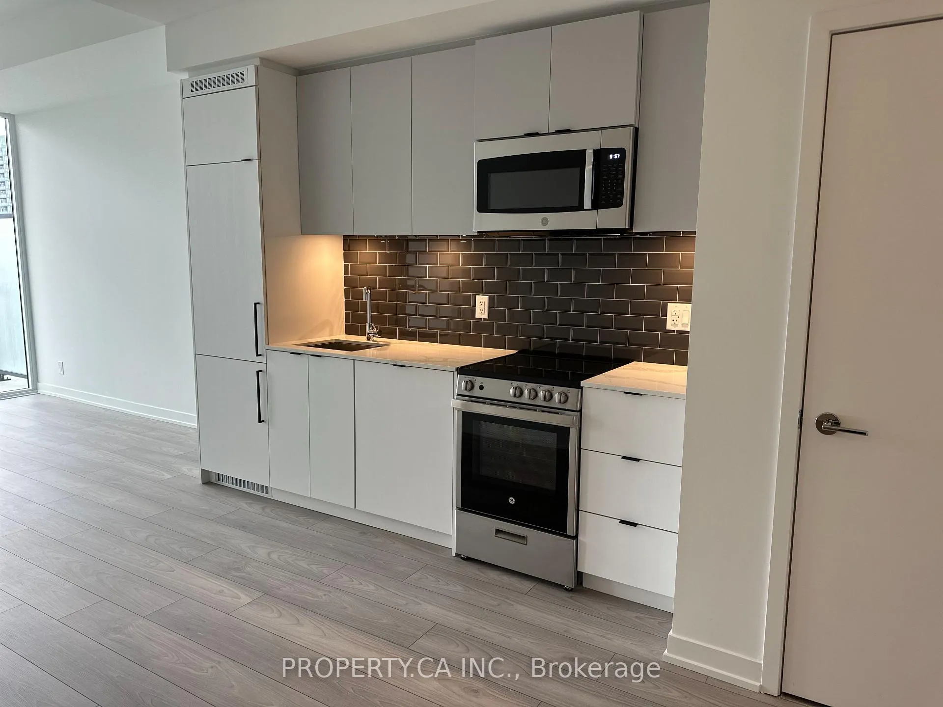 Photo 2 of Unit 409, 285 Dufferin Street, Toronto, South Parkdale — HOMEH