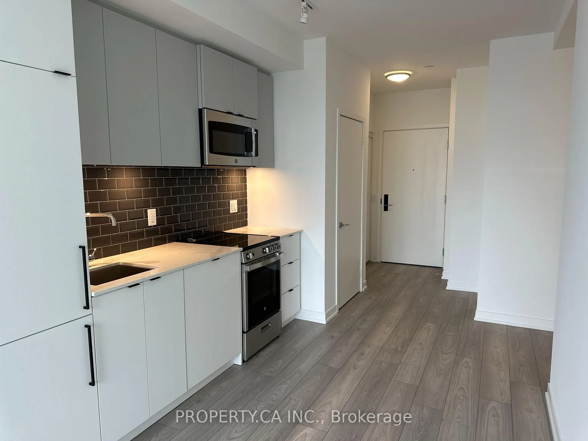 Photo 3 of Unit 409, 285 Dufferin Street, Toronto, South Parkdale — HOMEH