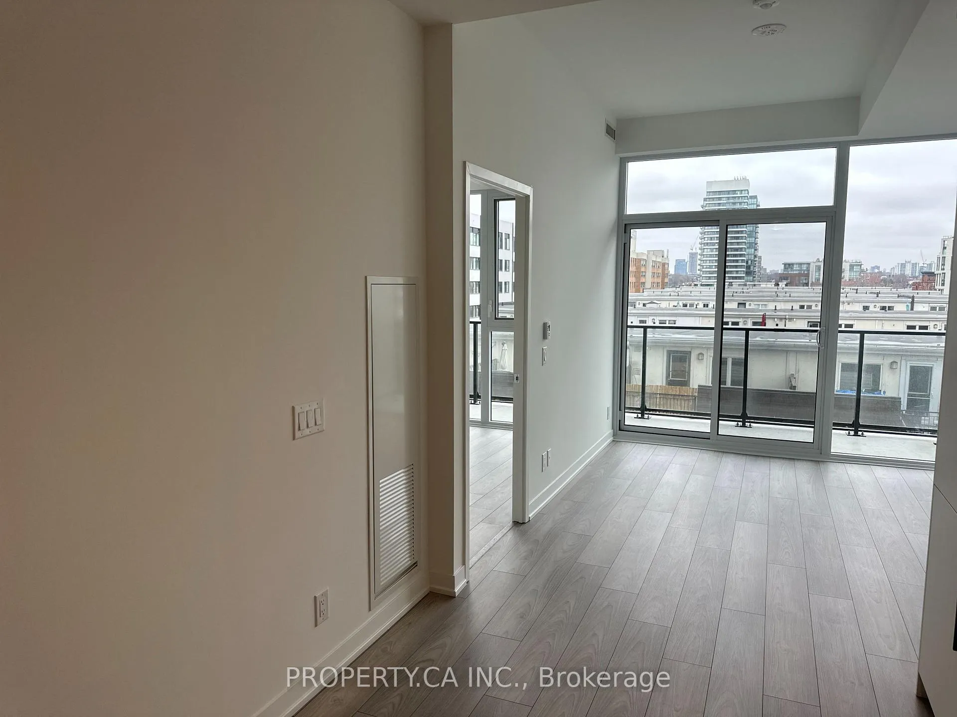 Photo 8 of Unit 409, 285 Dufferin Street, Toronto, South Parkdale — HOMEH