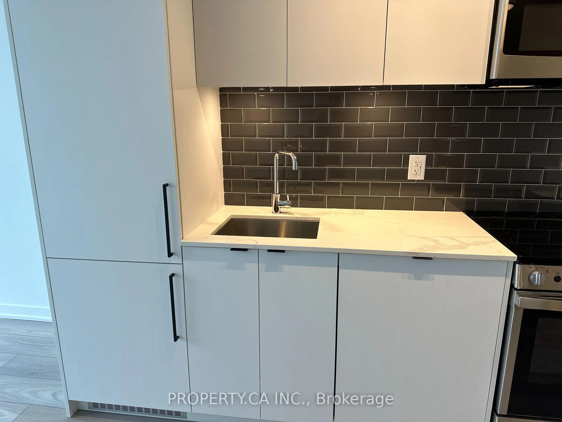 Photo 13 of Unit 409, 285 Dufferin Street, Toronto, South Parkdale — HOMEH