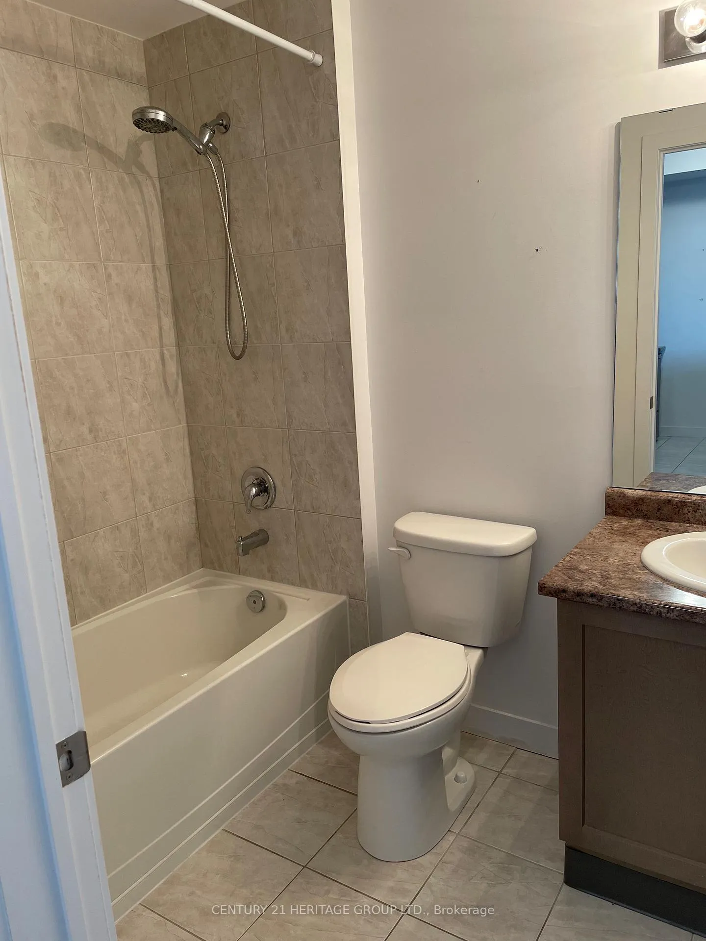 Photo 7 of Unit 322, 35 Southshore Crescent, Hamilton, Lakeshore — HOMEH